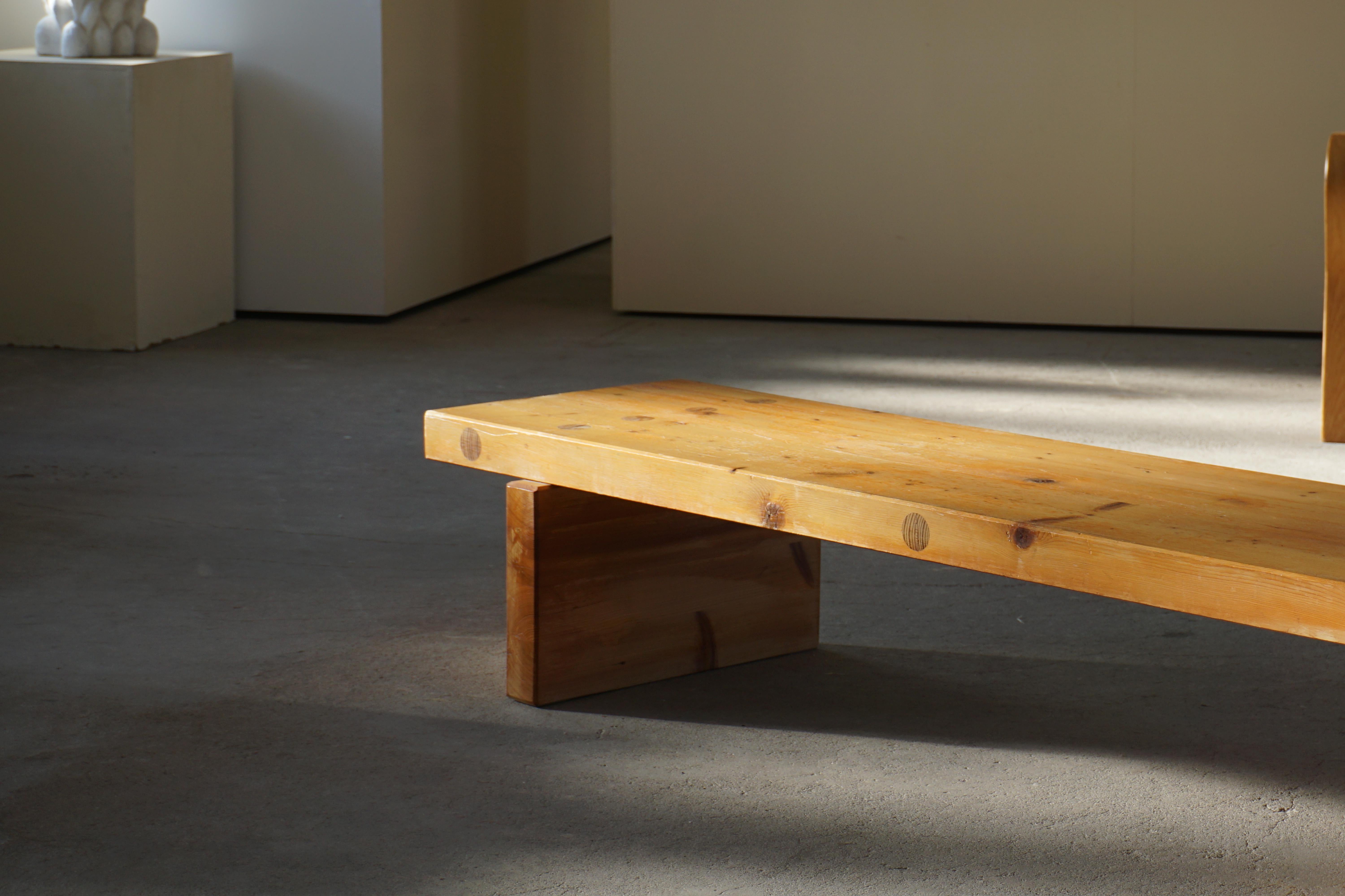 Swedish Patinated Pine Bench by Roland Wilhelmsson, Model Bambse, 1970s In Fair Condition In Odense, DK