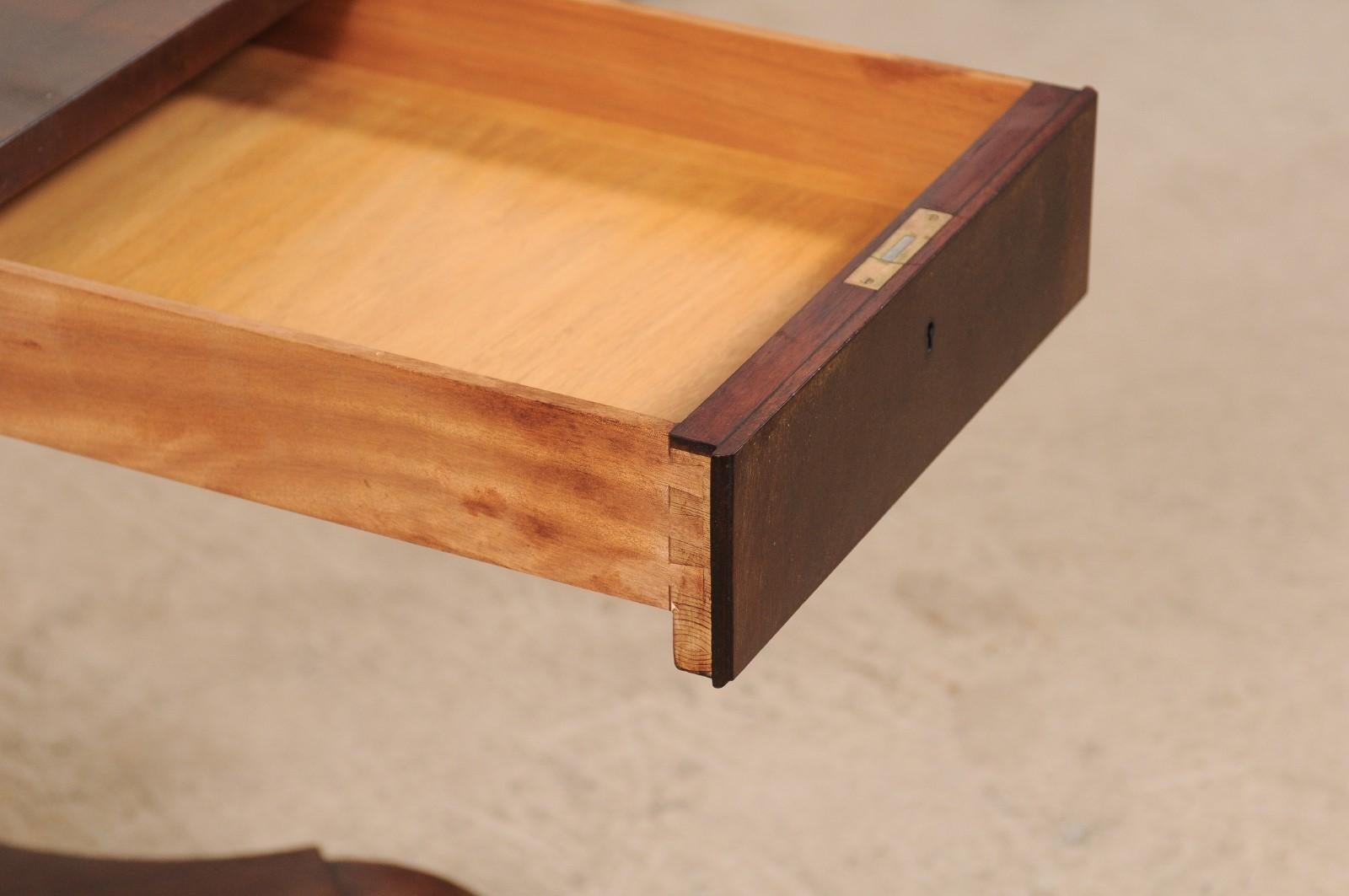 Swedish Pedestal Table w/Side Leaves In Good Condition For Sale In Atlanta, GA