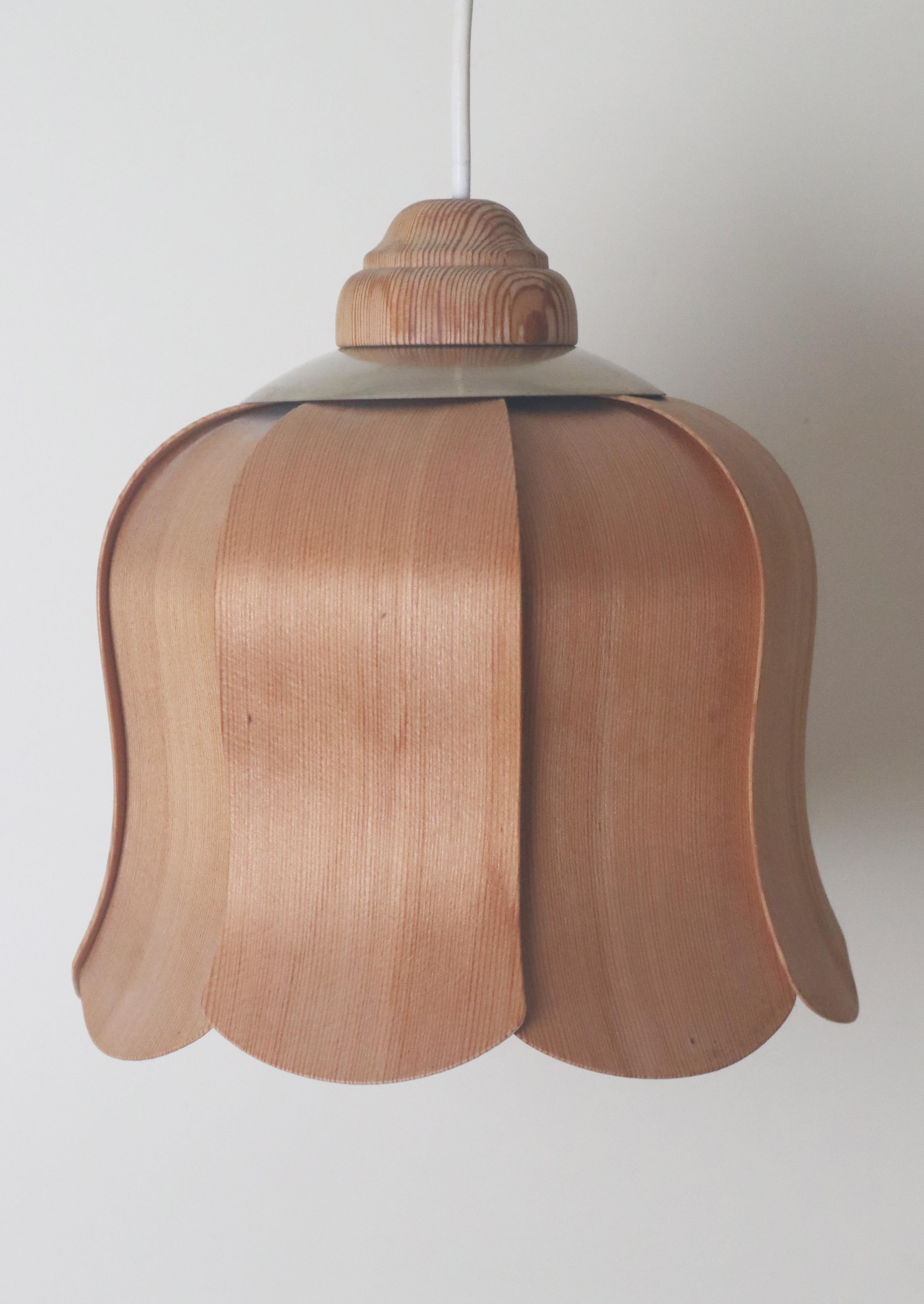 Ottone Swedish Pendant Lamp In The Shape Of A Flower, Made Of Pine Chipboard in vendita