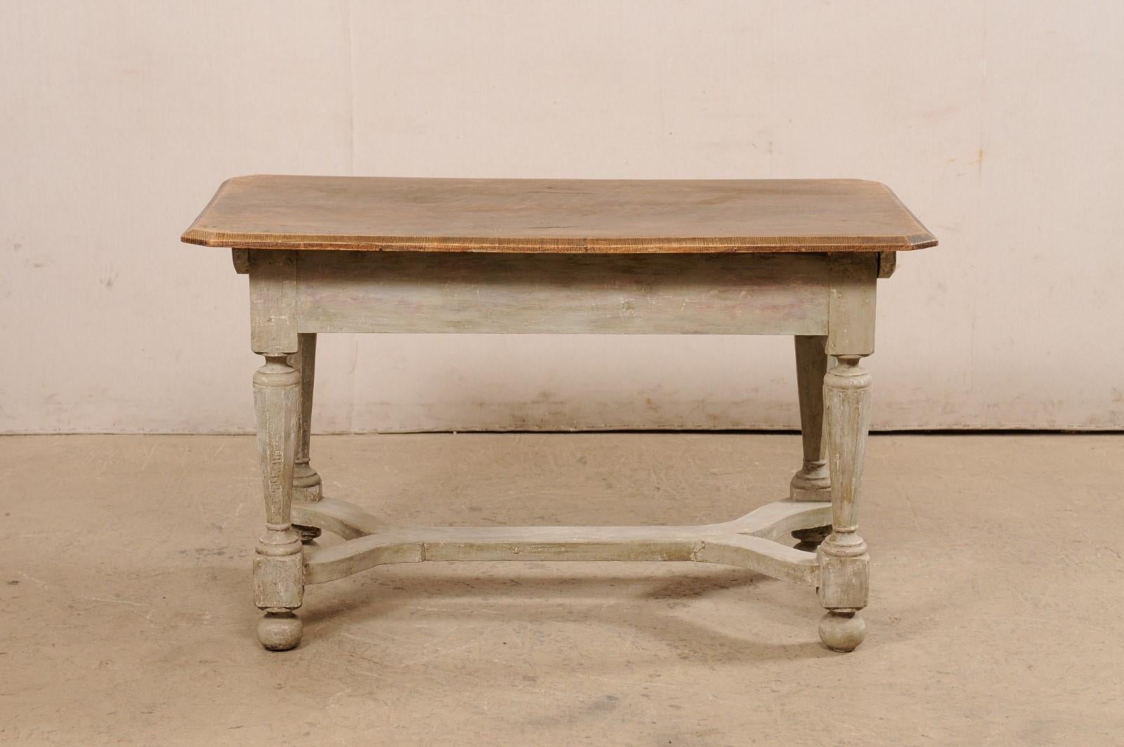 Bois Table baroque suédoise d'époque en bois sculpté, vers 1690-1720 en vente