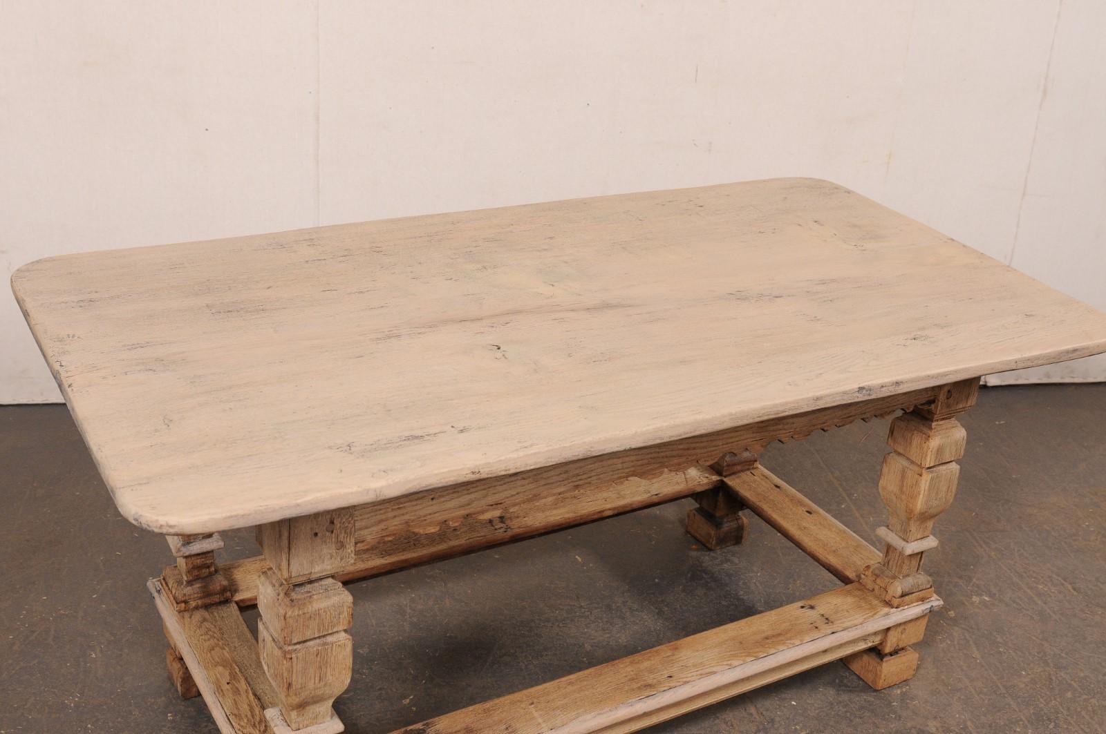 Mesa de madera tallada barroca de época sueca (¡o fabulosa isla de cocina!) Sueco en venta