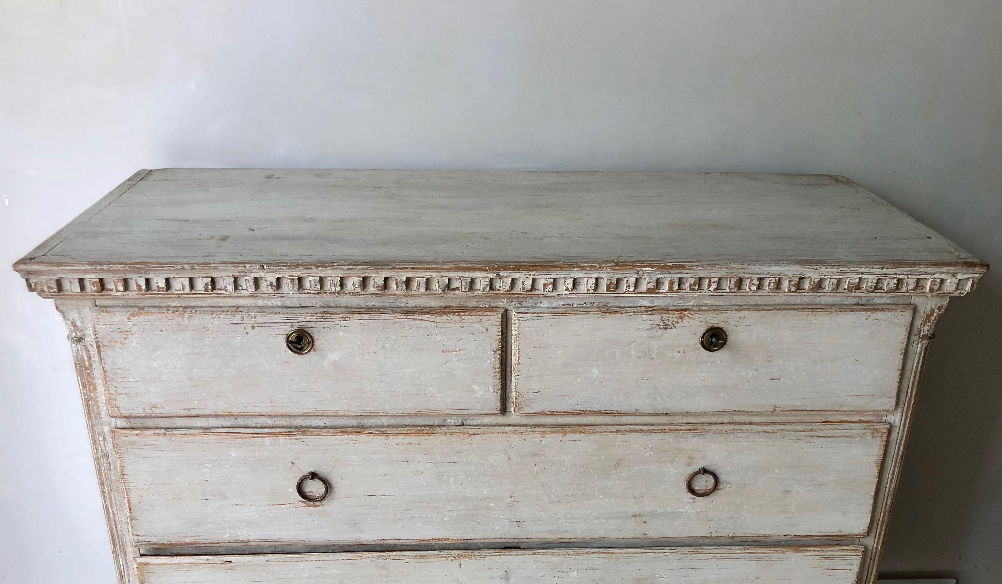 Swedish Period Gustavian Chest of Drawers In Good Condition In Charleston, SC