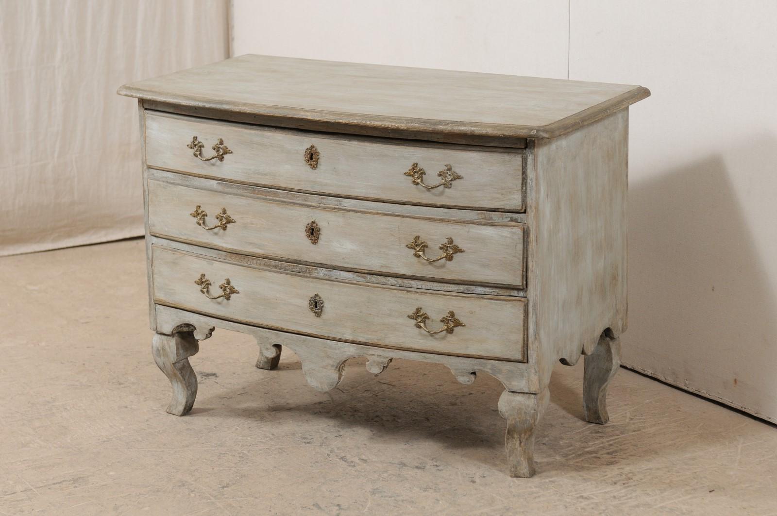 Swedish Period Rococo Bow-Front Painted Wood Chest, Mid-18th Century 2