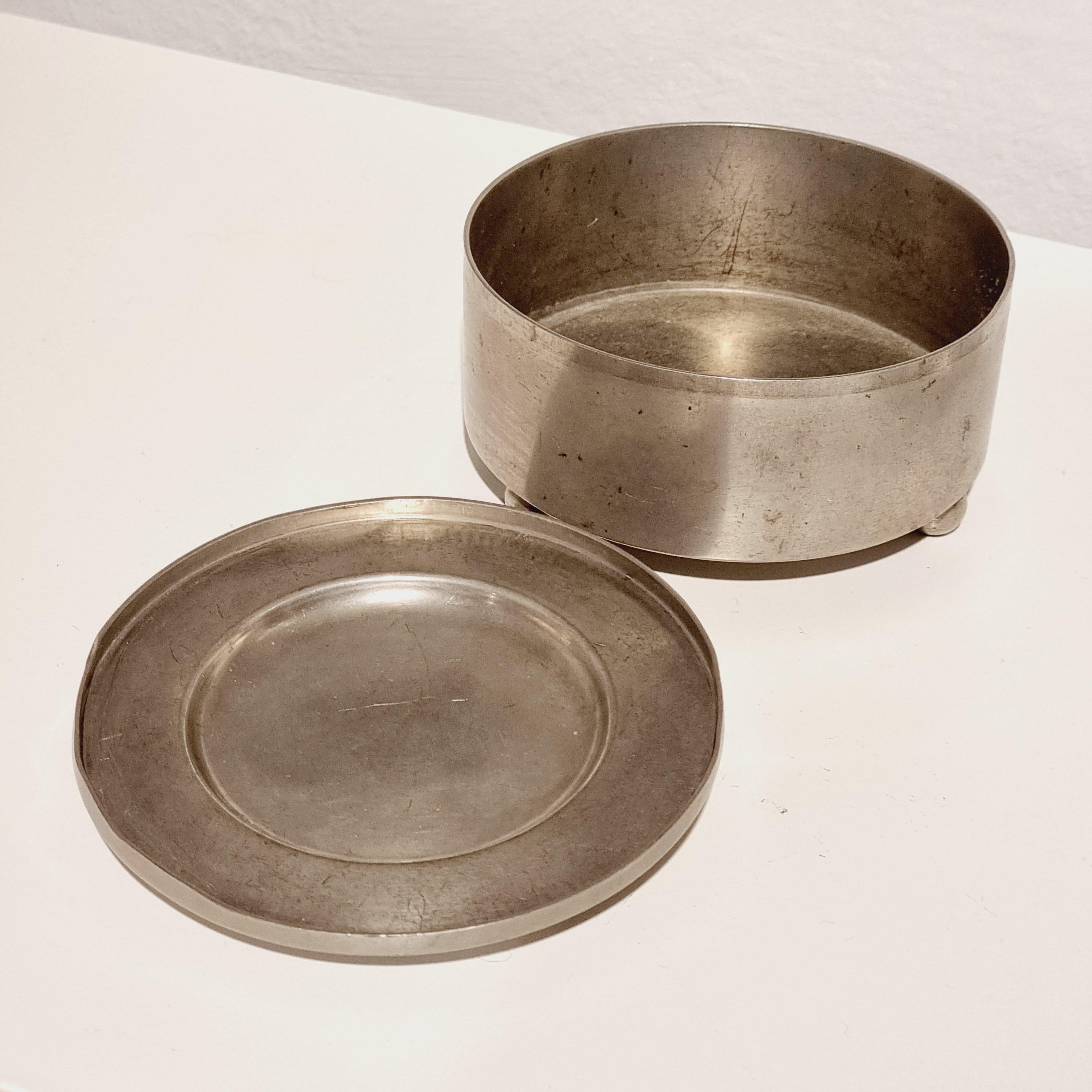 Swedish pewter box, decor of rose by court jeweler CG Hallberg, 1933/G8 In Good Condition In Stockholm, SE
