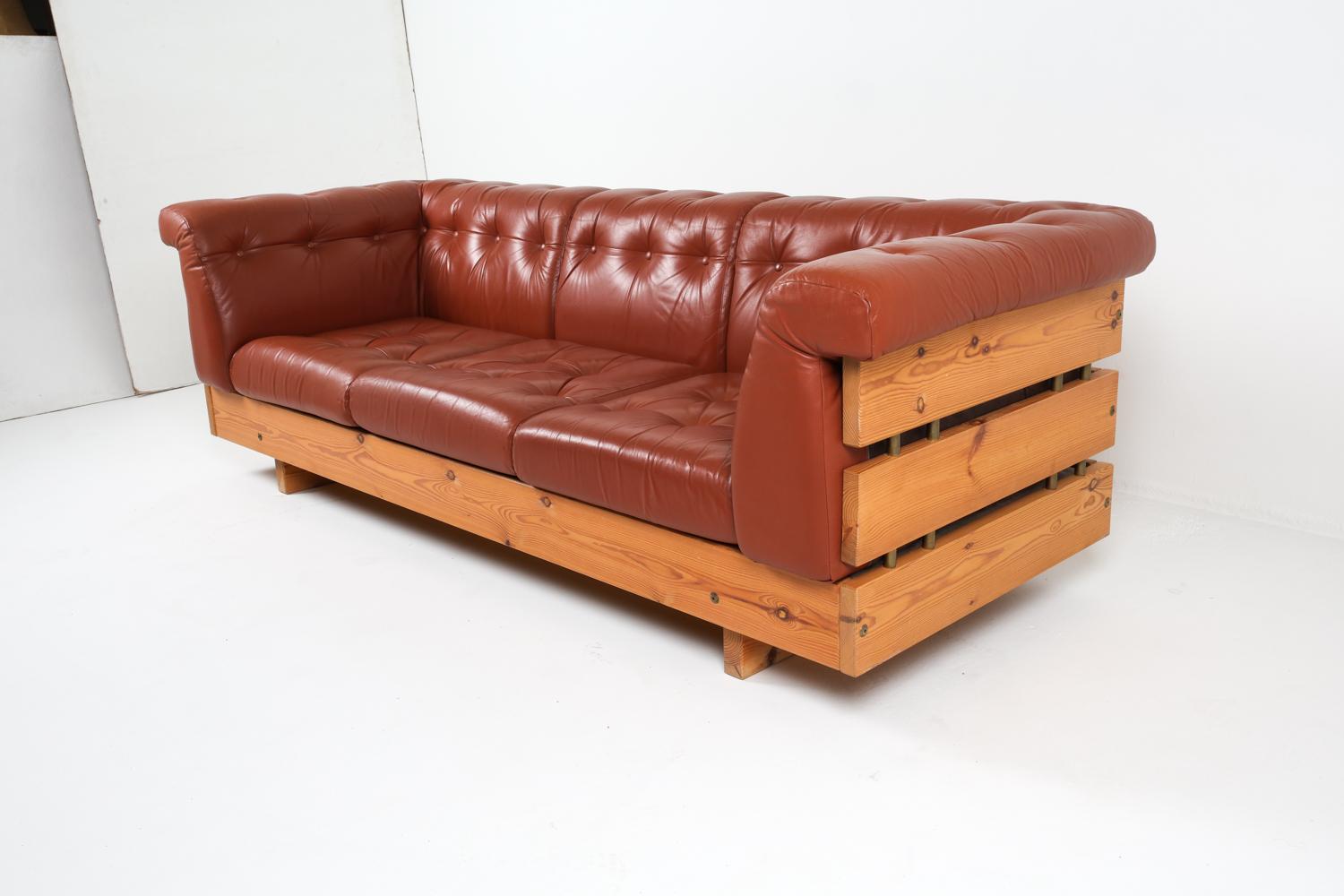 Mid-Century Modern Canapé suédois en pin et cuir d'Ekornes, Norvège, vers 1970 en vente