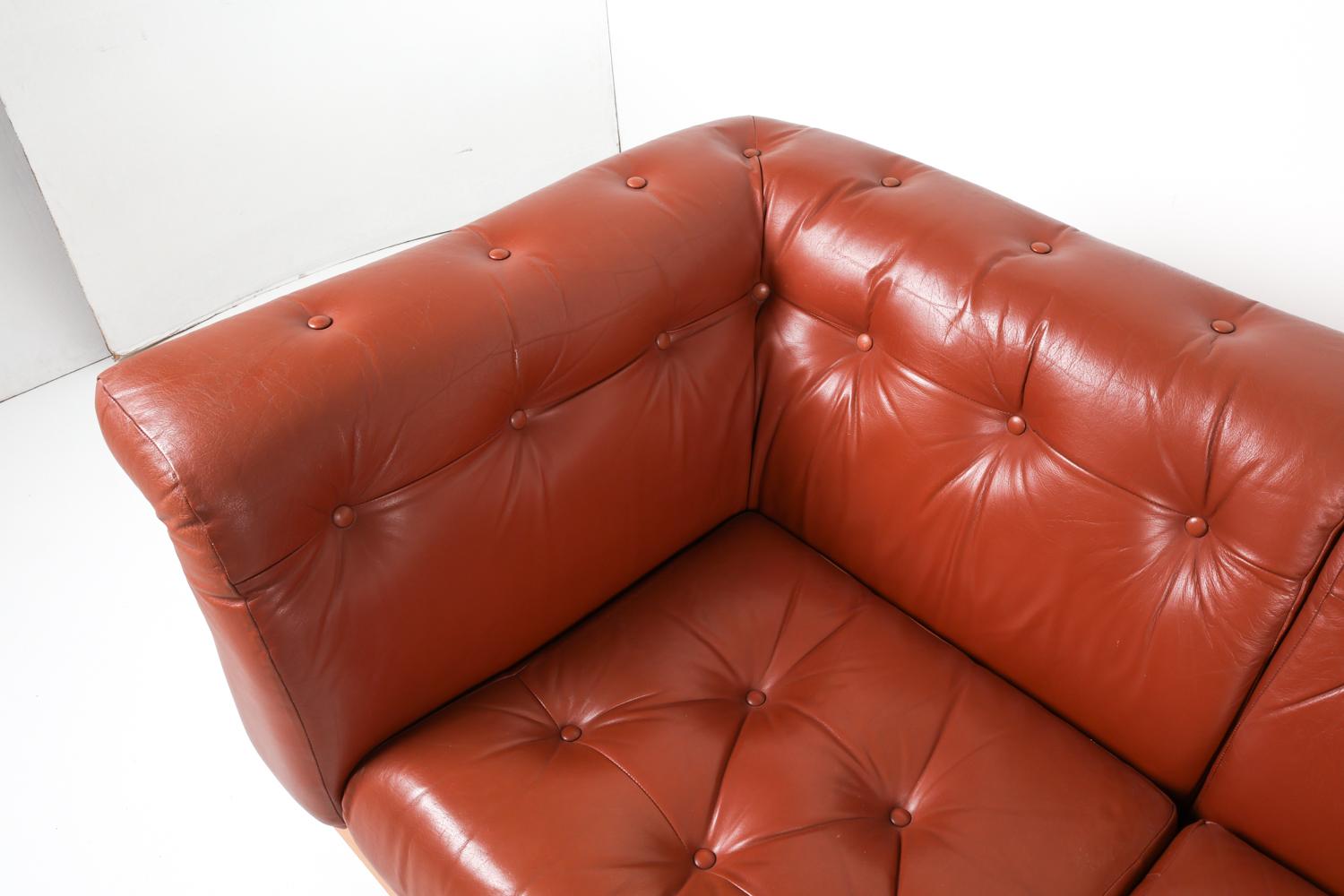 20ième siècle Canapé suédois en pin et cuir d'Ekornes, Norvège, vers 1970 en vente