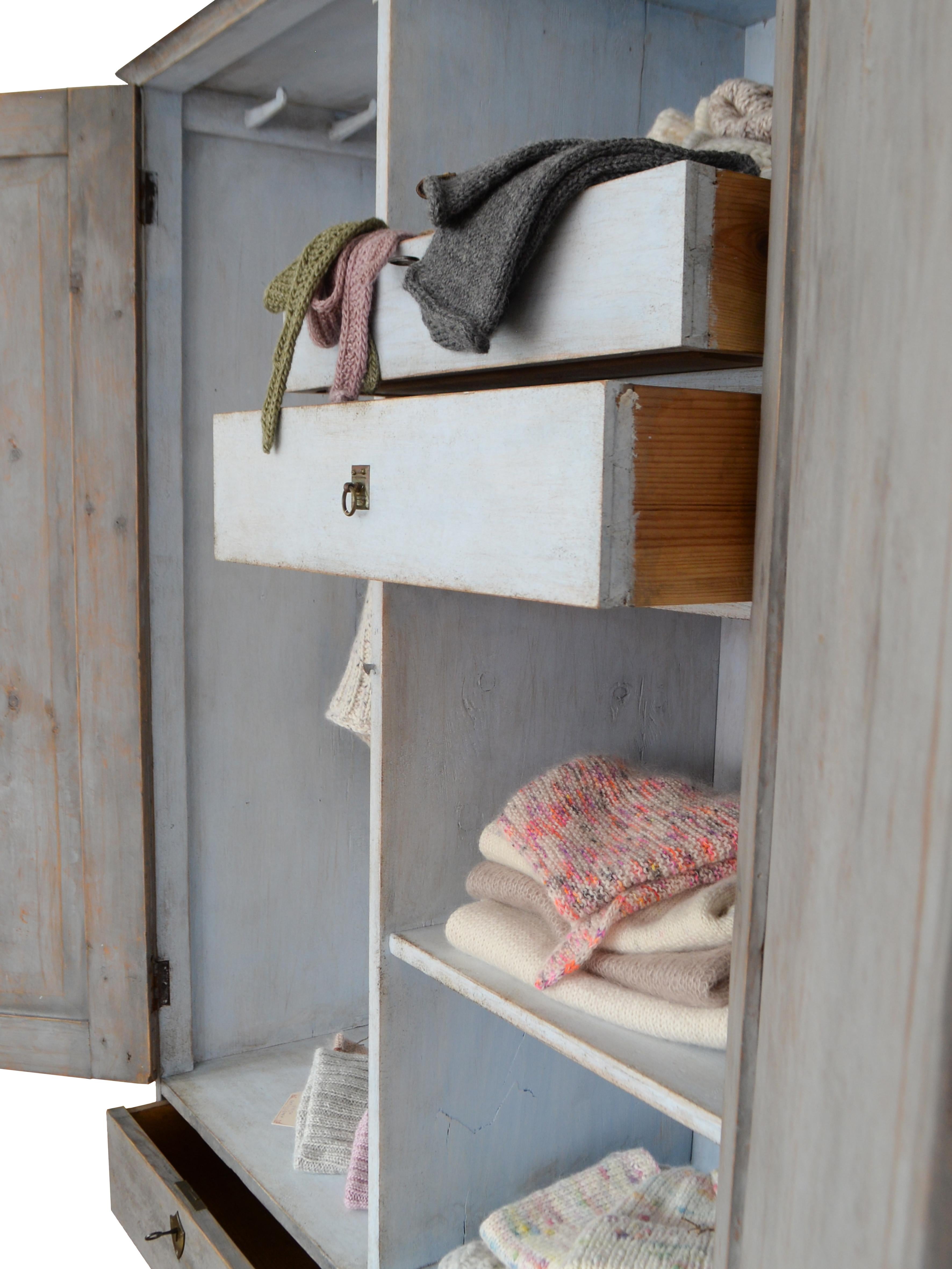 Swedish Pine Cabinet - Gray Painted - Gustavian Style - 19th Century 3