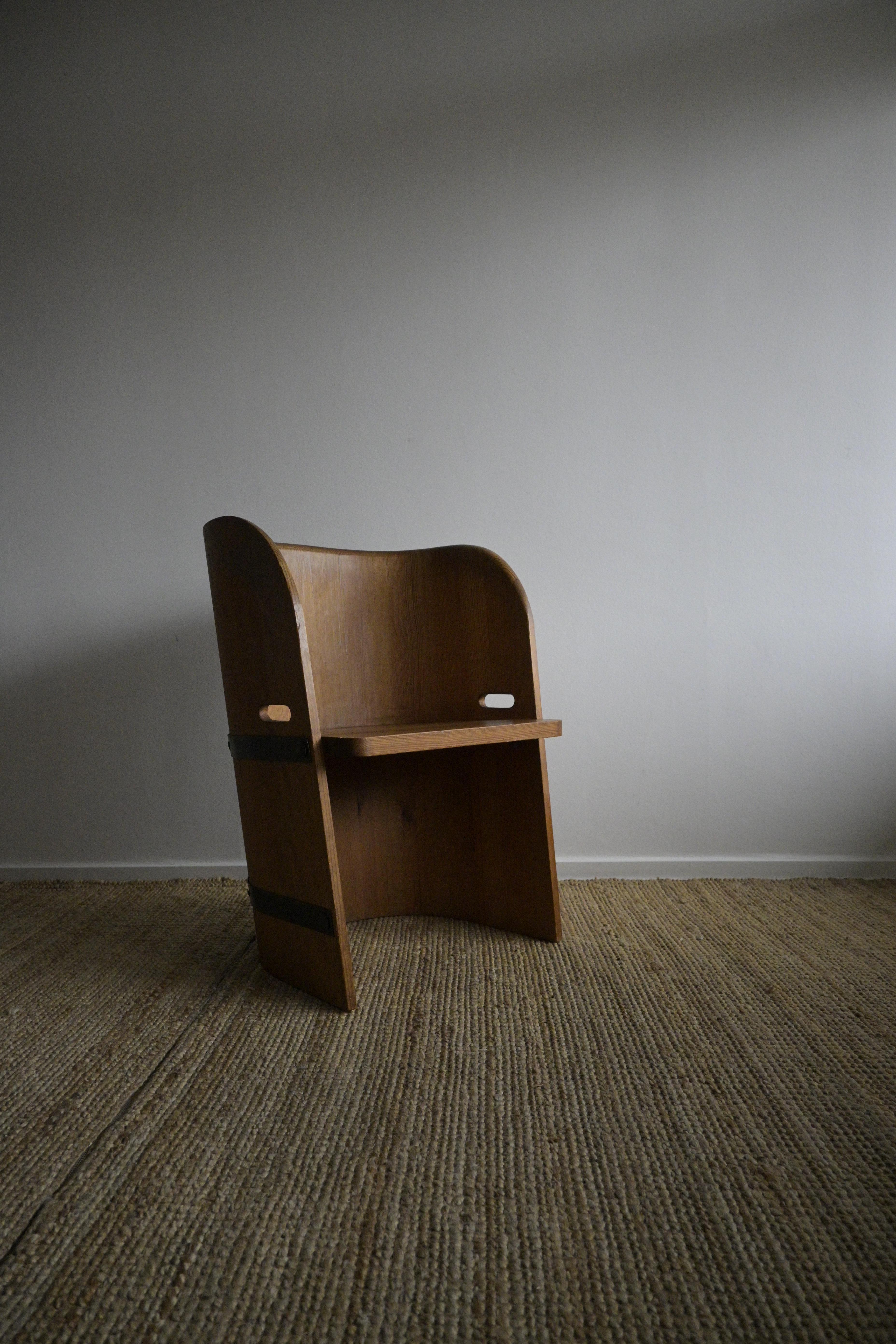 Swedish pine chair produced by Åby Möbelfabrik, 1940s In Fair Condition In Farsta, SE