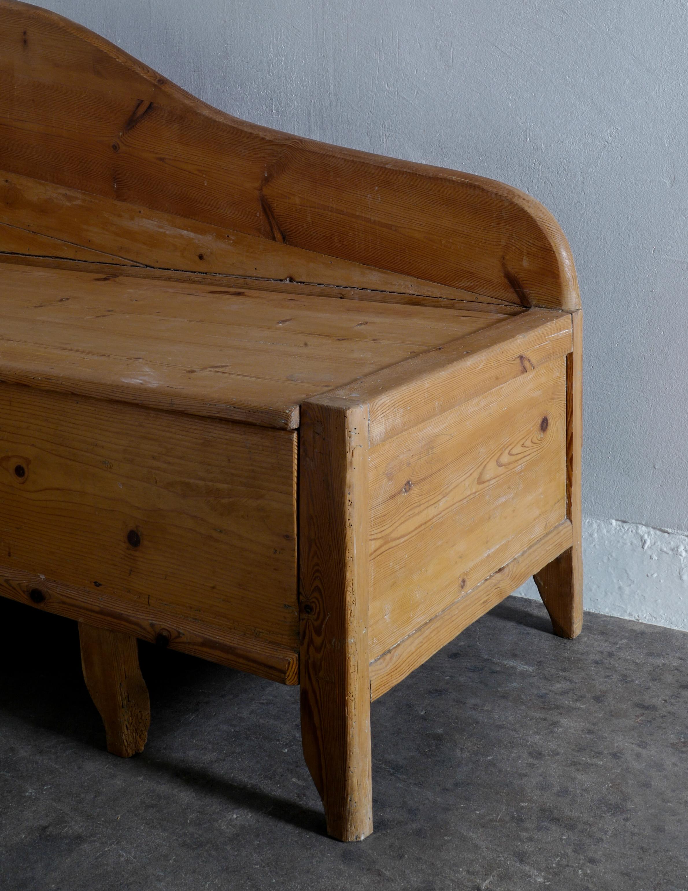 Swedish Pine Chaise Canapé Sofa in a Wabi-Sabi Style Produced in the Late 1800s 1