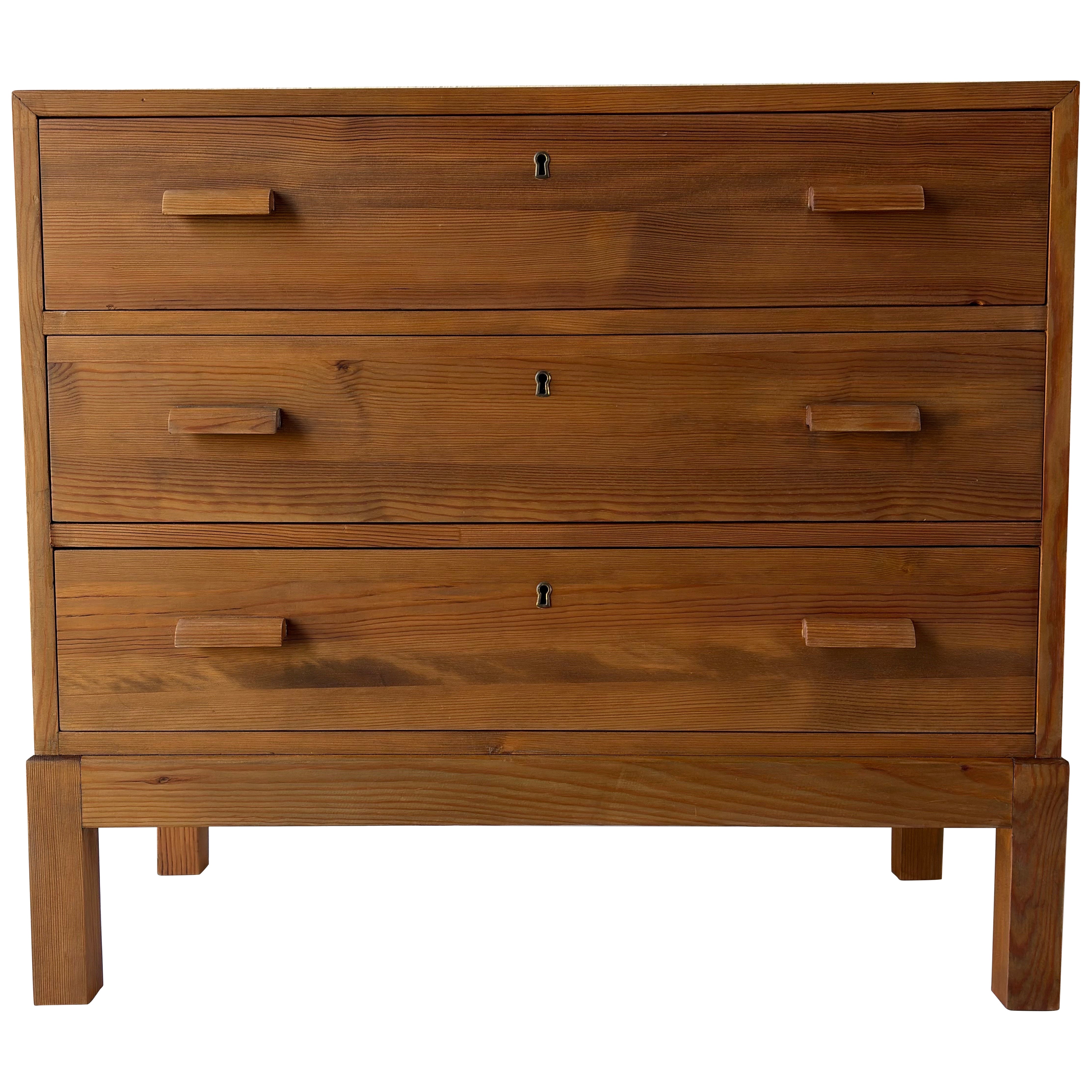 Swedish Pine Chest of Drawers in the Style of Axel Einar Hjorth, Sweden 1930s