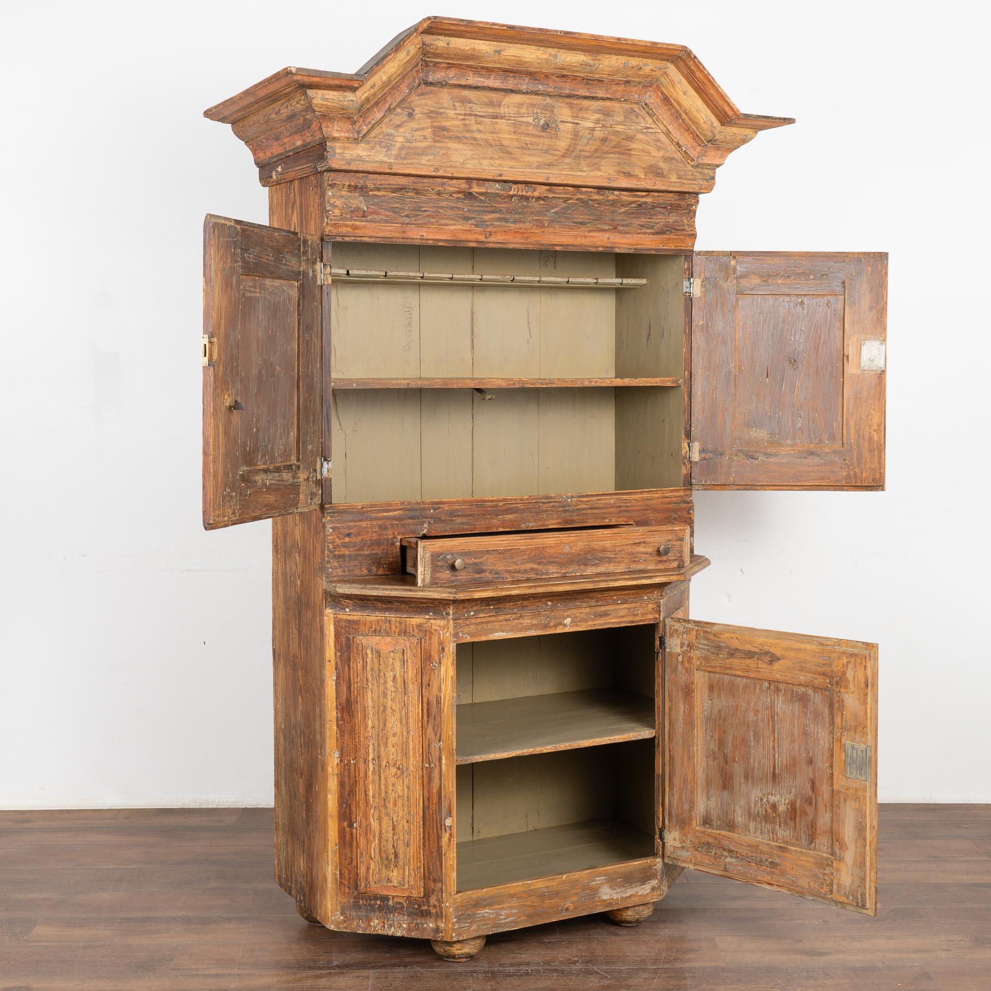 Country Swedish Pine Dalarna Cabinet Cupboard, circa 1800-20 For Sale