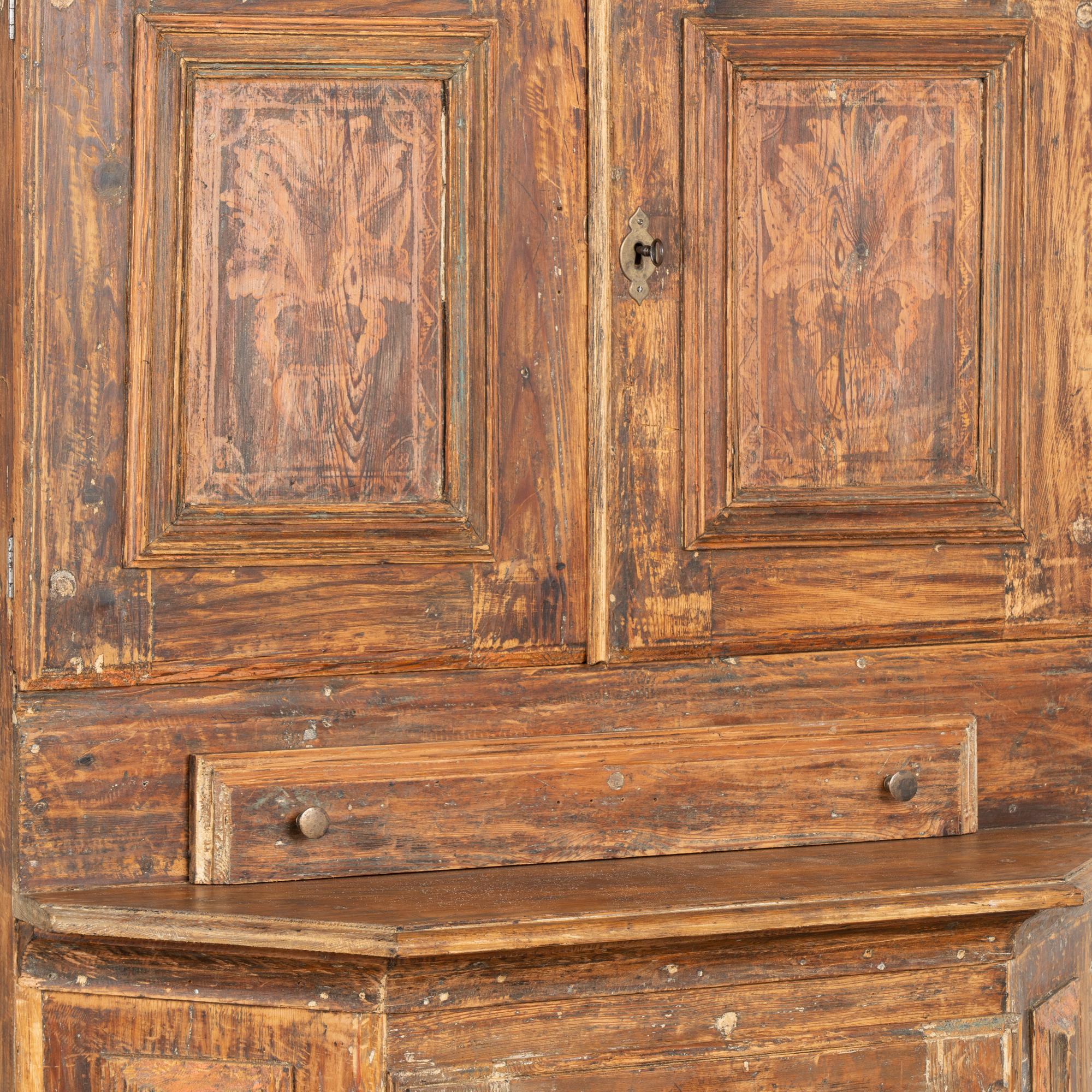 Swedish Pine Dalarna Cabinet Cupboard, circa 1800-20 For Sale 4