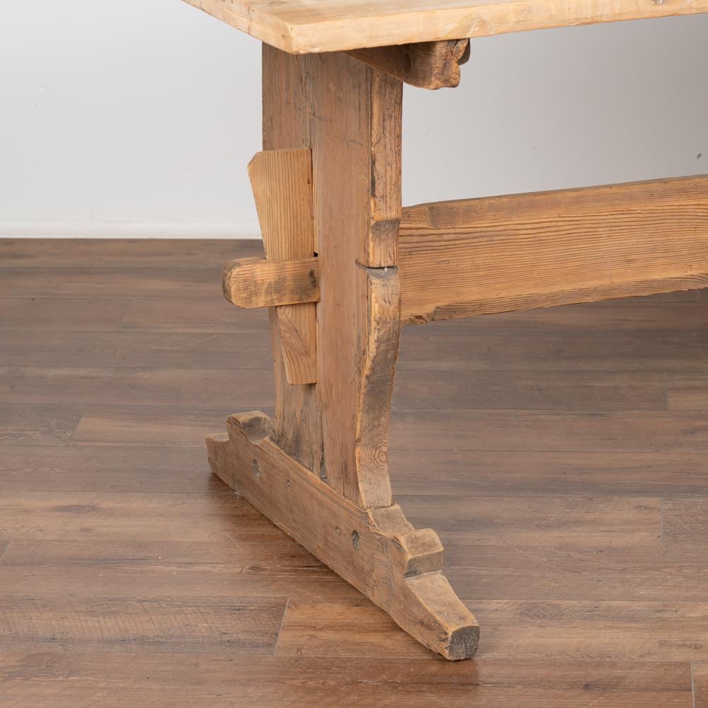 Pin Table de ferme en pin suédois Table à manger, vers 1820-40 en vente