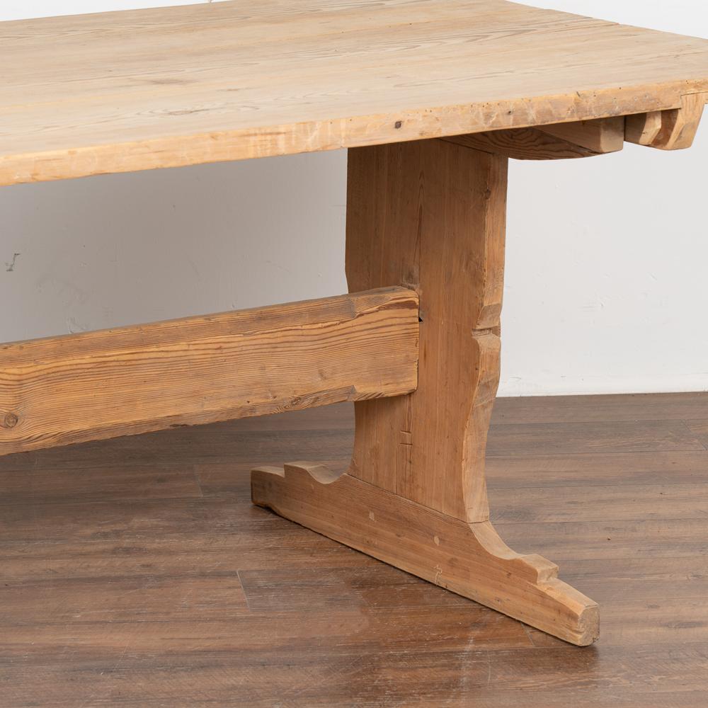 Table de ferme en pin suédois Table à manger, vers 1820-40 en vente 1