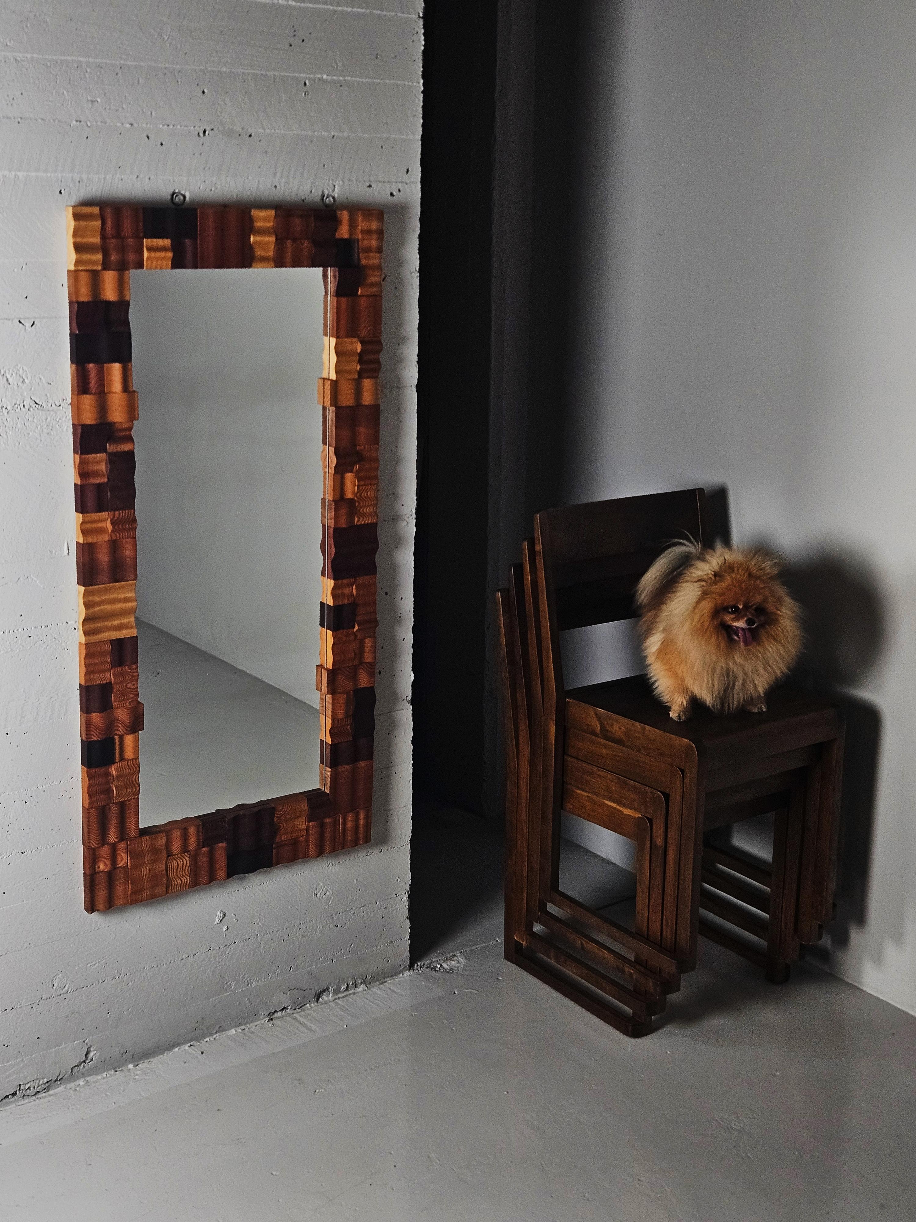 Miroir mural sculptural suédois en pin par Gunnar Kanevad, 1985 en vente 4