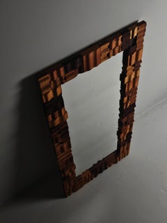 Specchio da parete scultoreo in pino svedese di Gunnar Kanevad, 1985