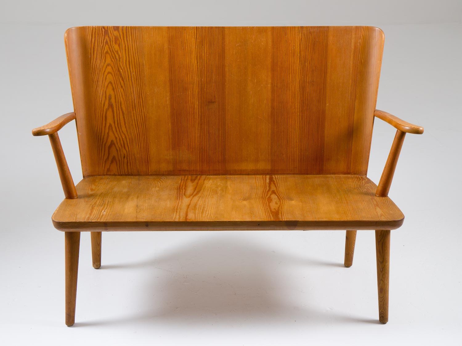 Swedish Pine Sofa by Göran Malmvall for Svensk Fur For Sale 3