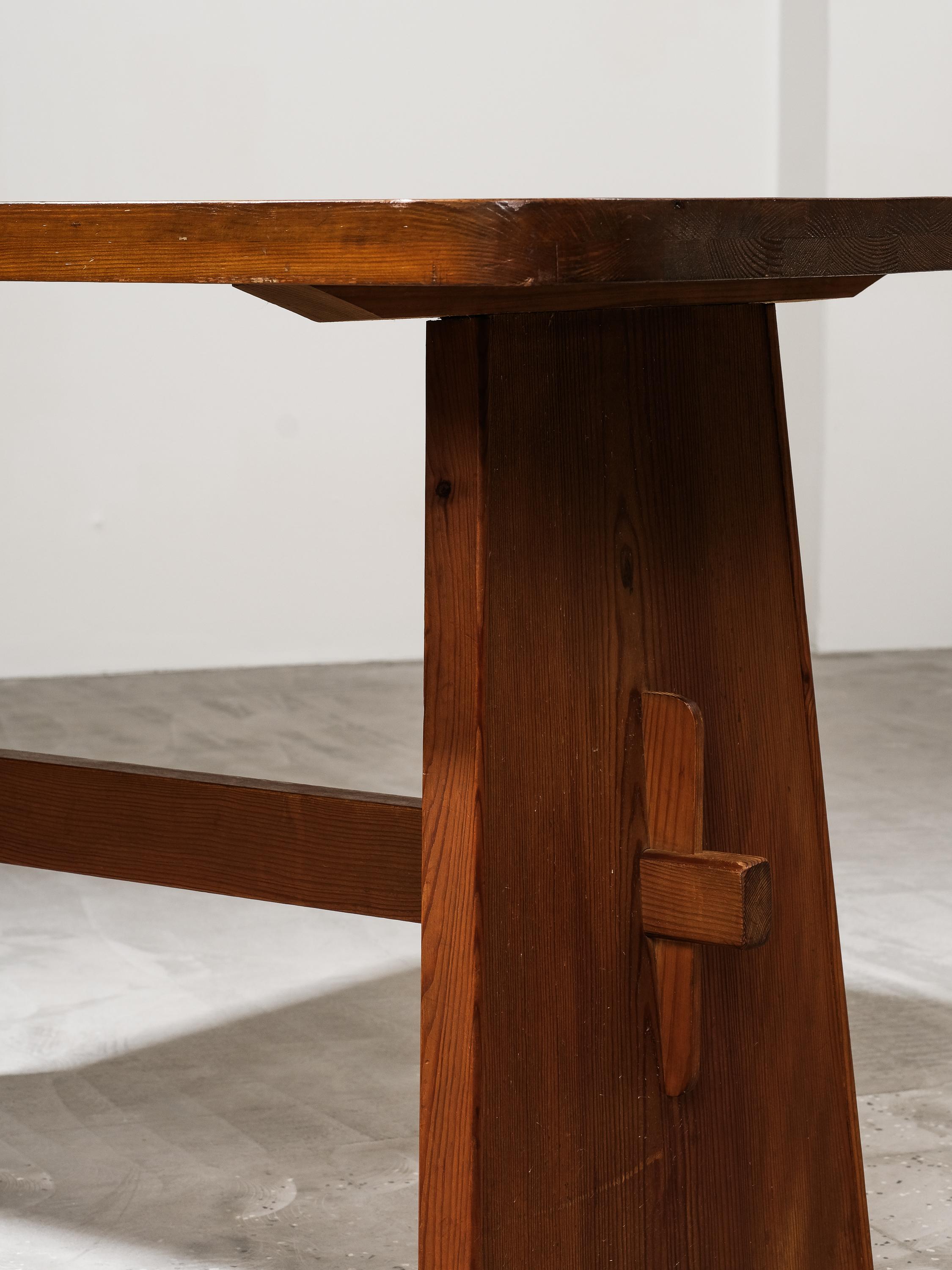 Milieu du XXe siècle Swedish Pine Trestle Dining Table, Style of Malmsten, Malmvall or Hjorth, 1940s en vente