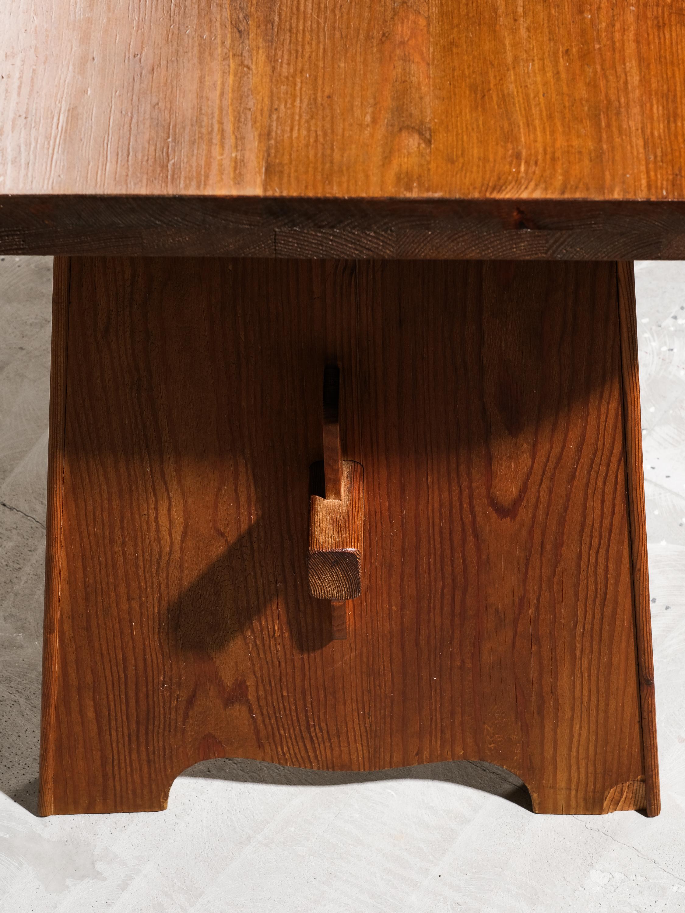 Swedish Pine Trestle Dining Table, Style of Malmsten, Malmvall or Hjorth, 1940s en vente 2
