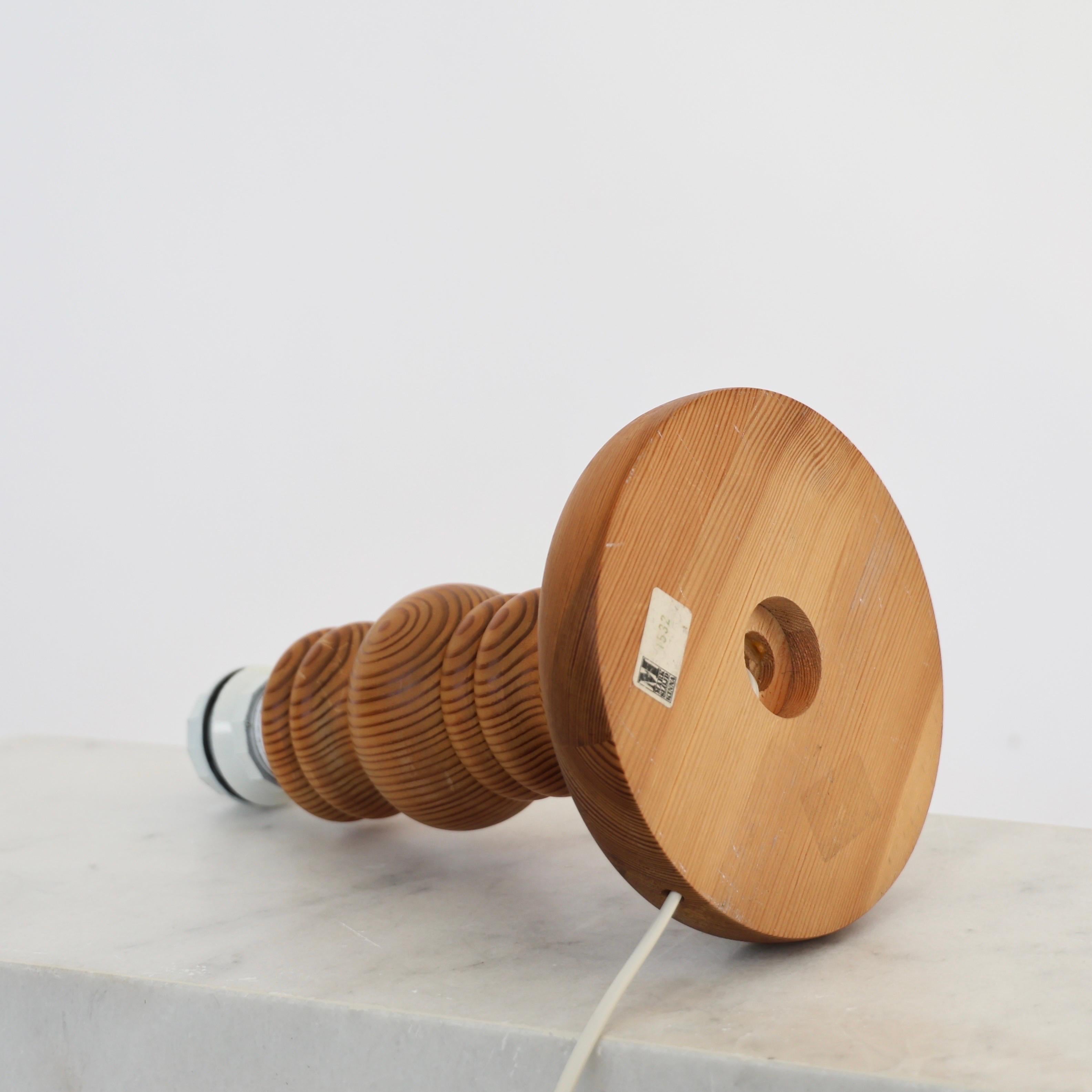 Lampe de table suédoise en bois de pin par Markslöjd, Suède, années 1980 en vente 3