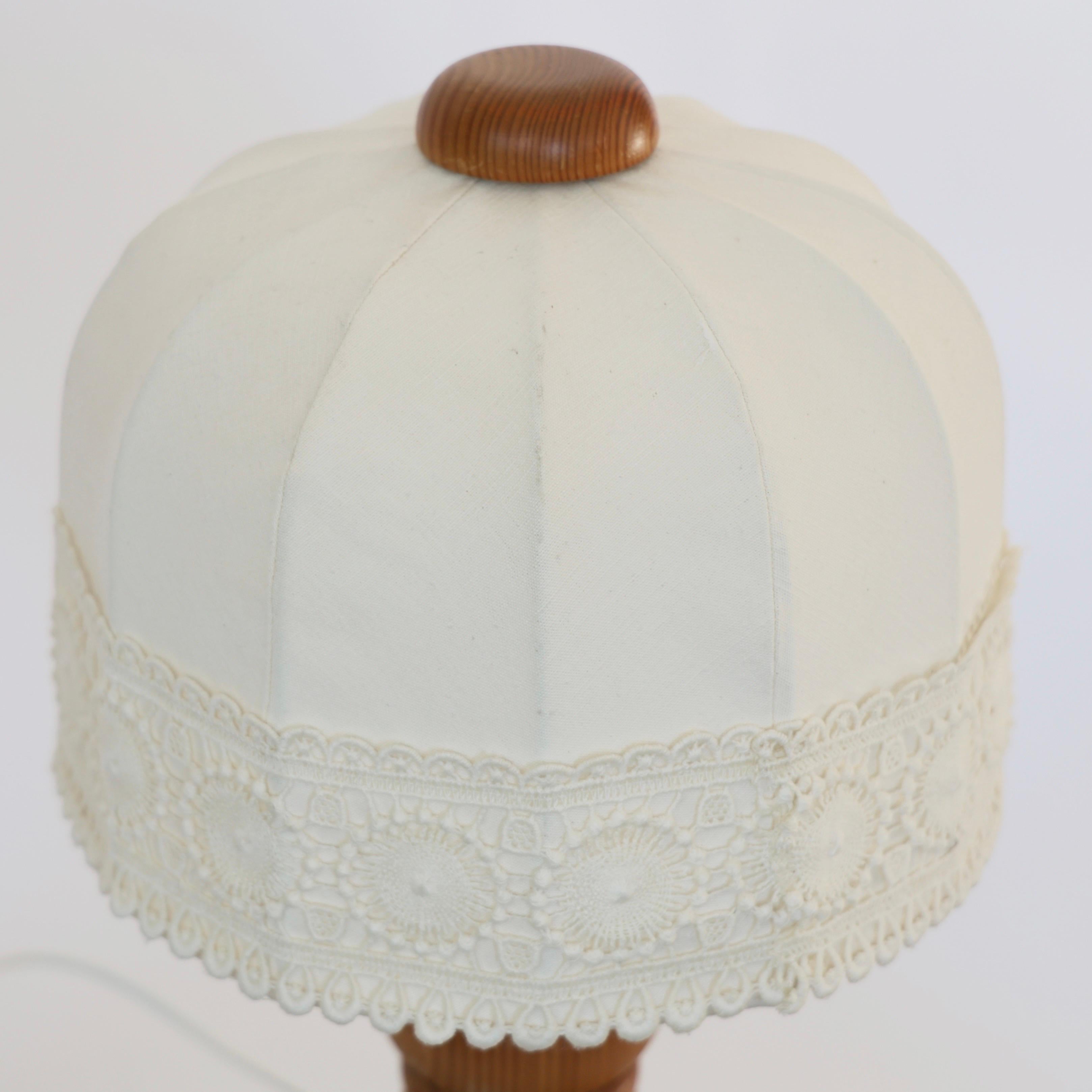 Lampe de table suédoise en bois de pin par Markslöjd, Suède, années 1980 en vente 4