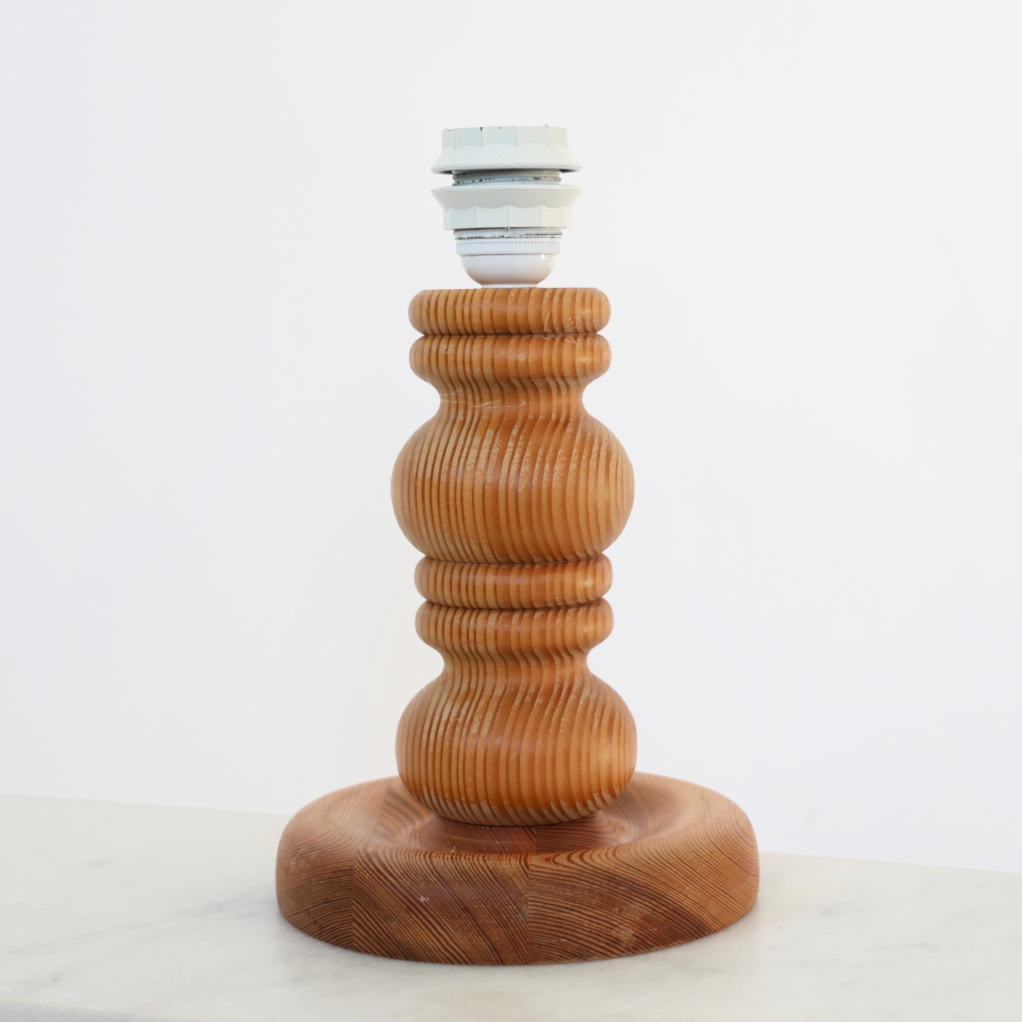 Bois Lampe de table suédoise en bois de pin par Markslöjd, Suède, années 1980 en vente