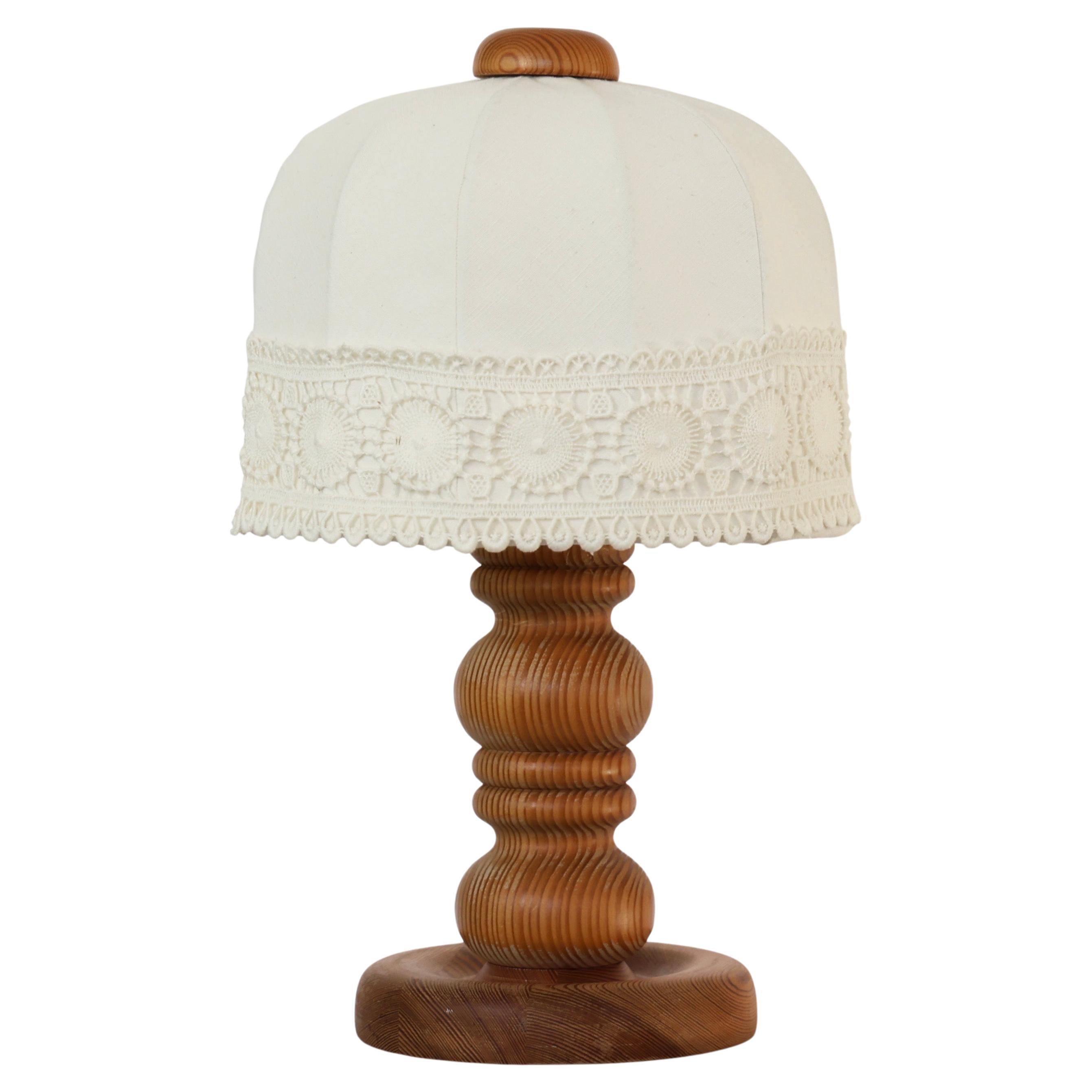 Lampe de table suédoise en bois de pin par Markslöjd, Suède, années 1980 en vente