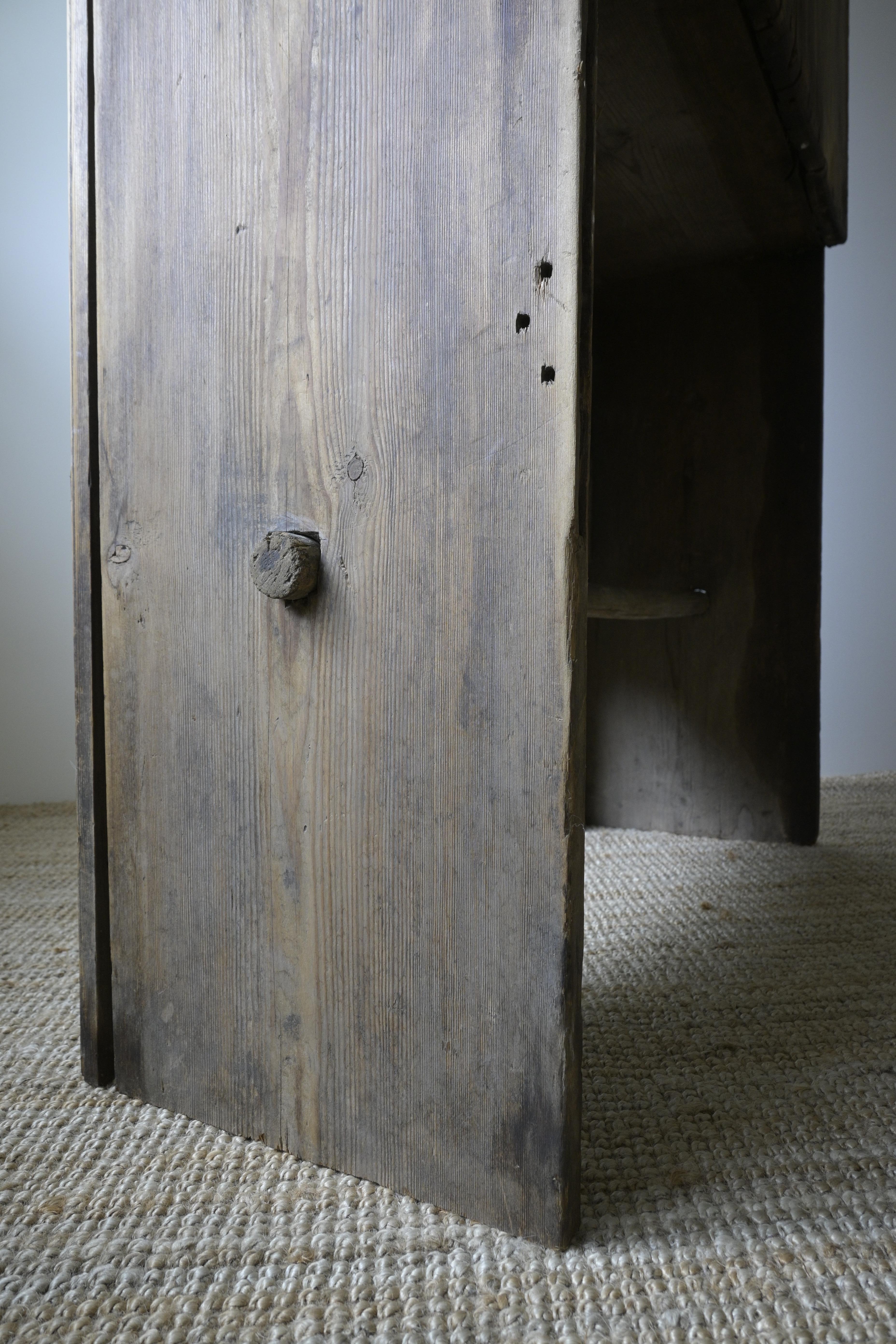 Swedish Primitive Cabinet from Dalarna, ca 1790–1830 For Sale 6