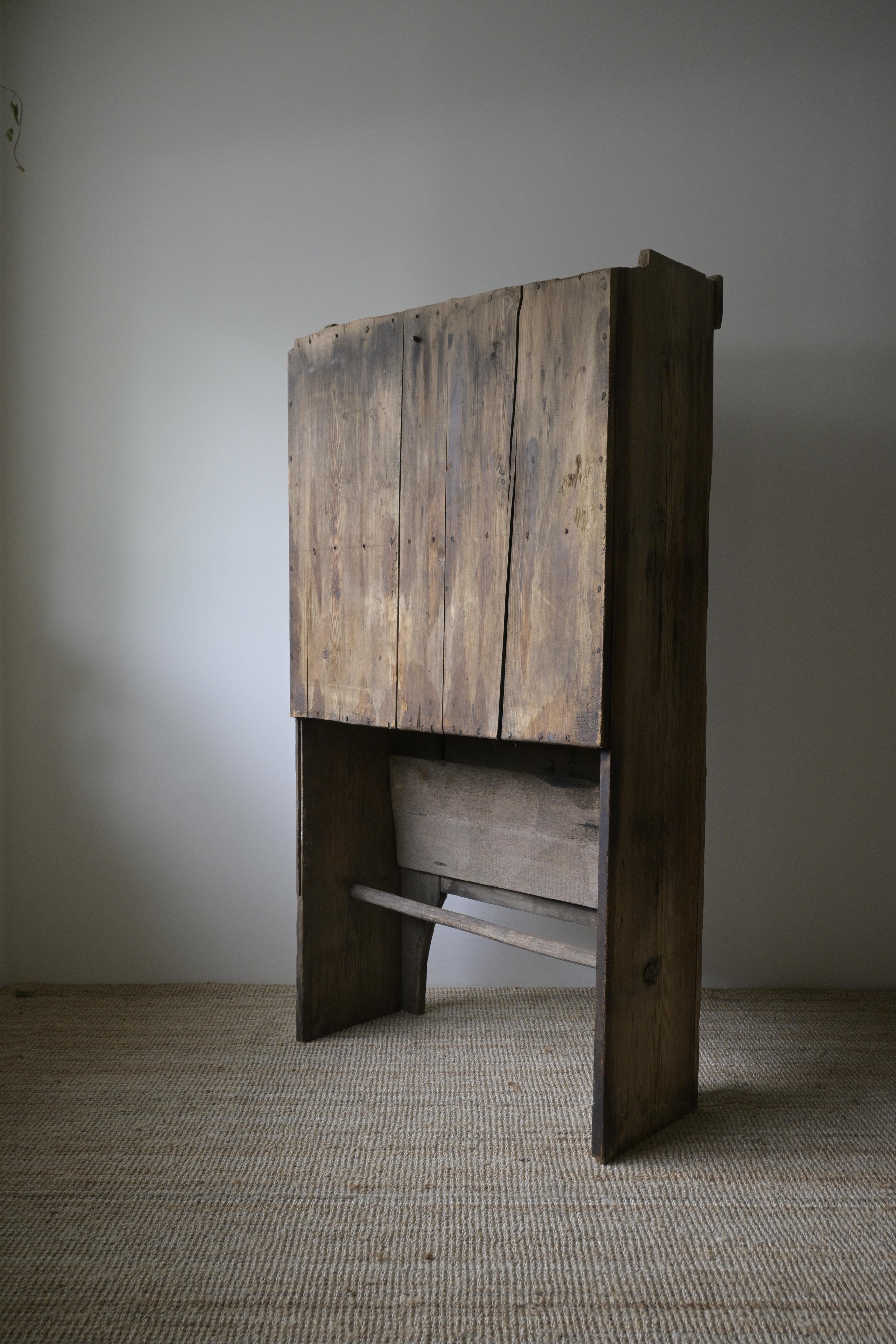 Swedish Primitive Cabinet from Dalarna, ca 1790–1830 For Sale 7