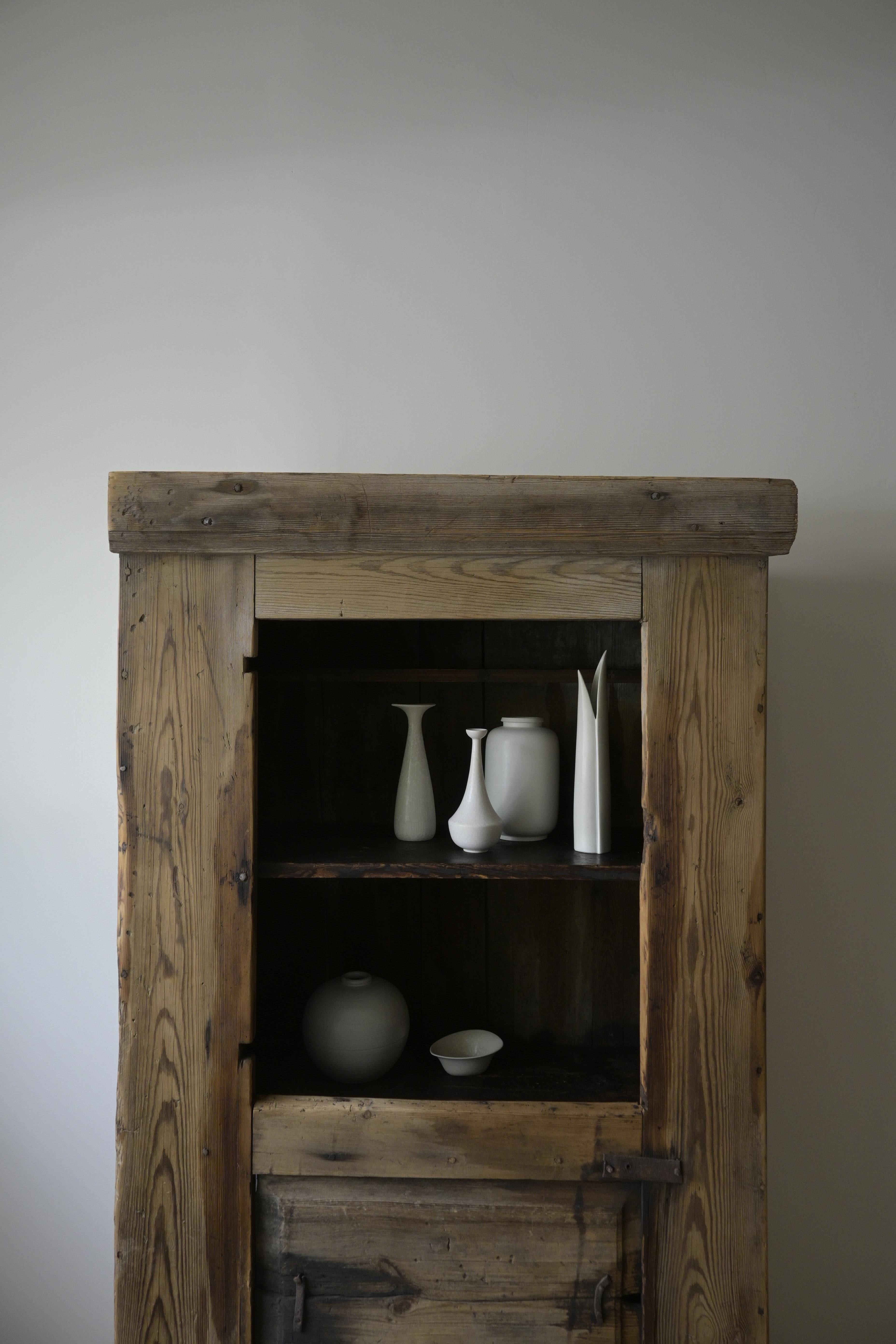 18th Century Swedish Primitive Cabinet from Dalarna, ca 1790–1830 For Sale