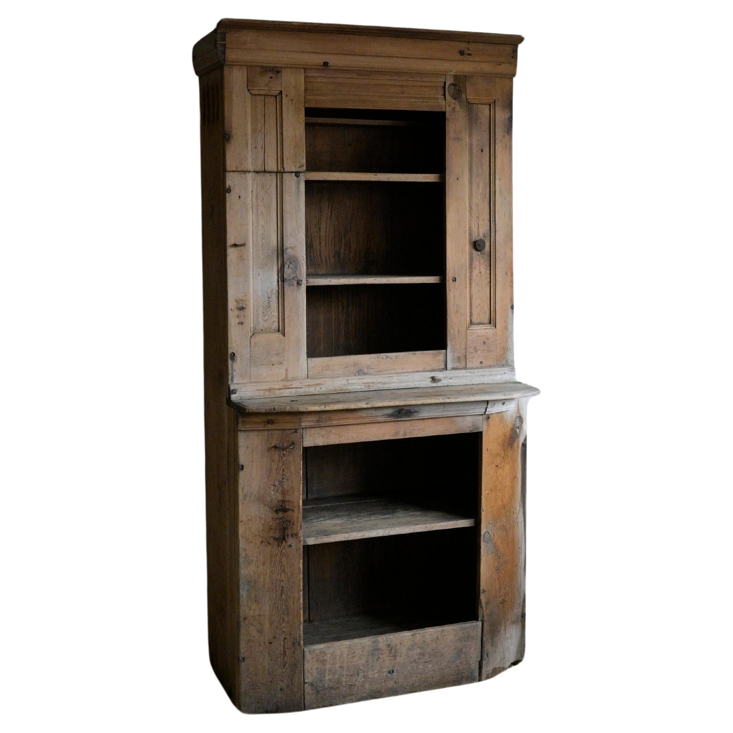 Swedish primitive Cabinet from the early 18th Century For Sale