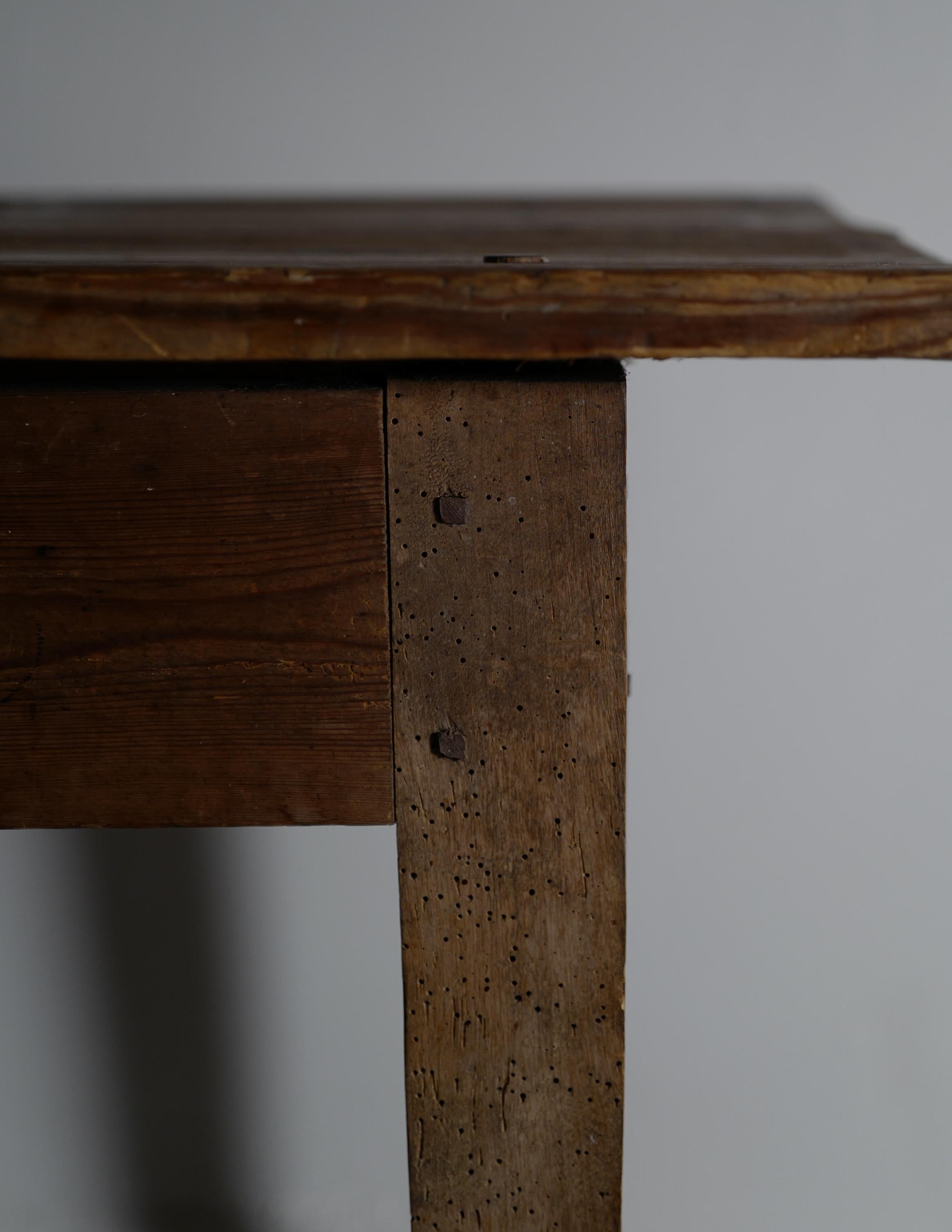 primitive end tables