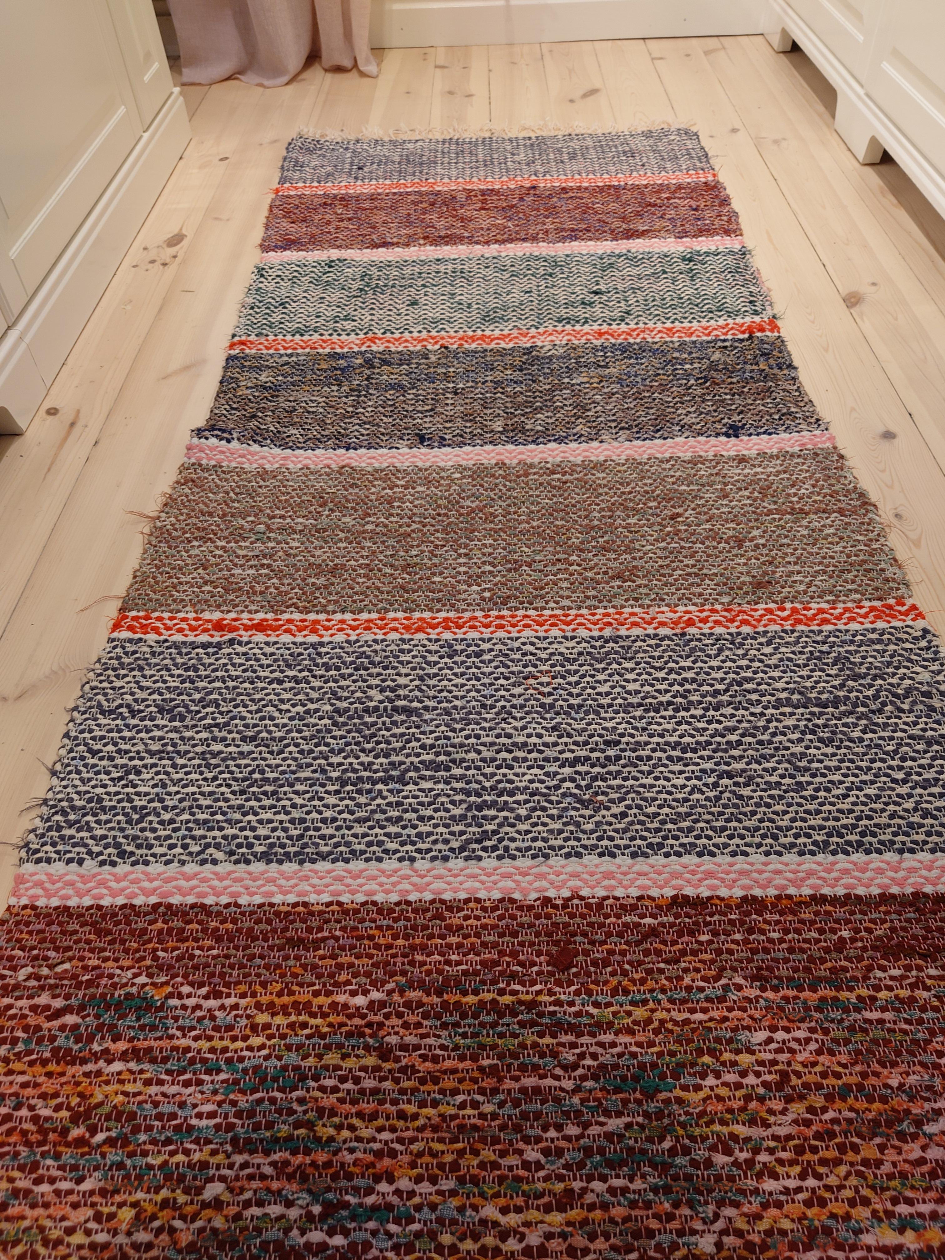 Swedish Rag Rug In Good Condition For Sale In Boden, SE
