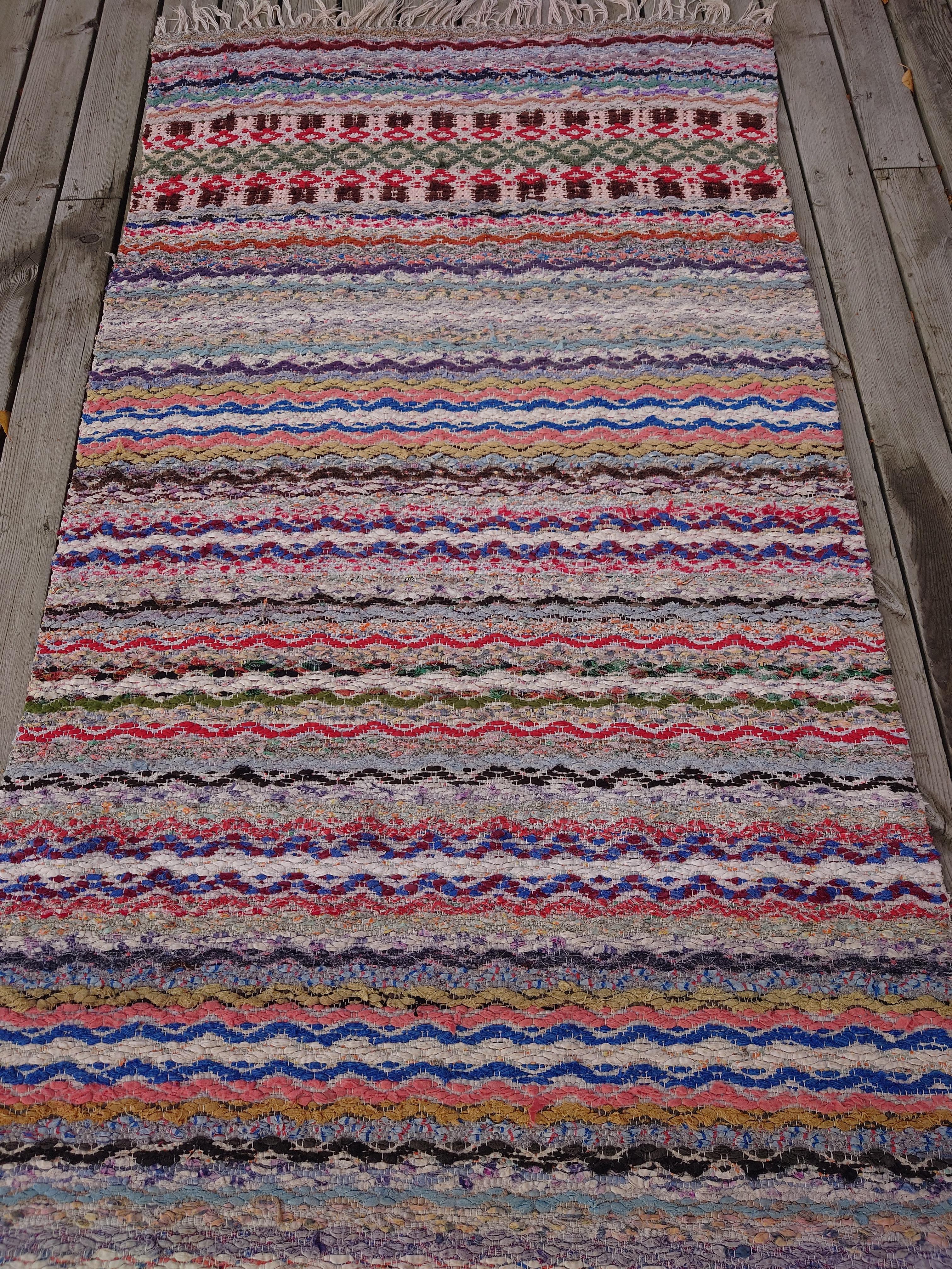 Swedish Rag Rug In Good Condition For Sale In Boden, SE