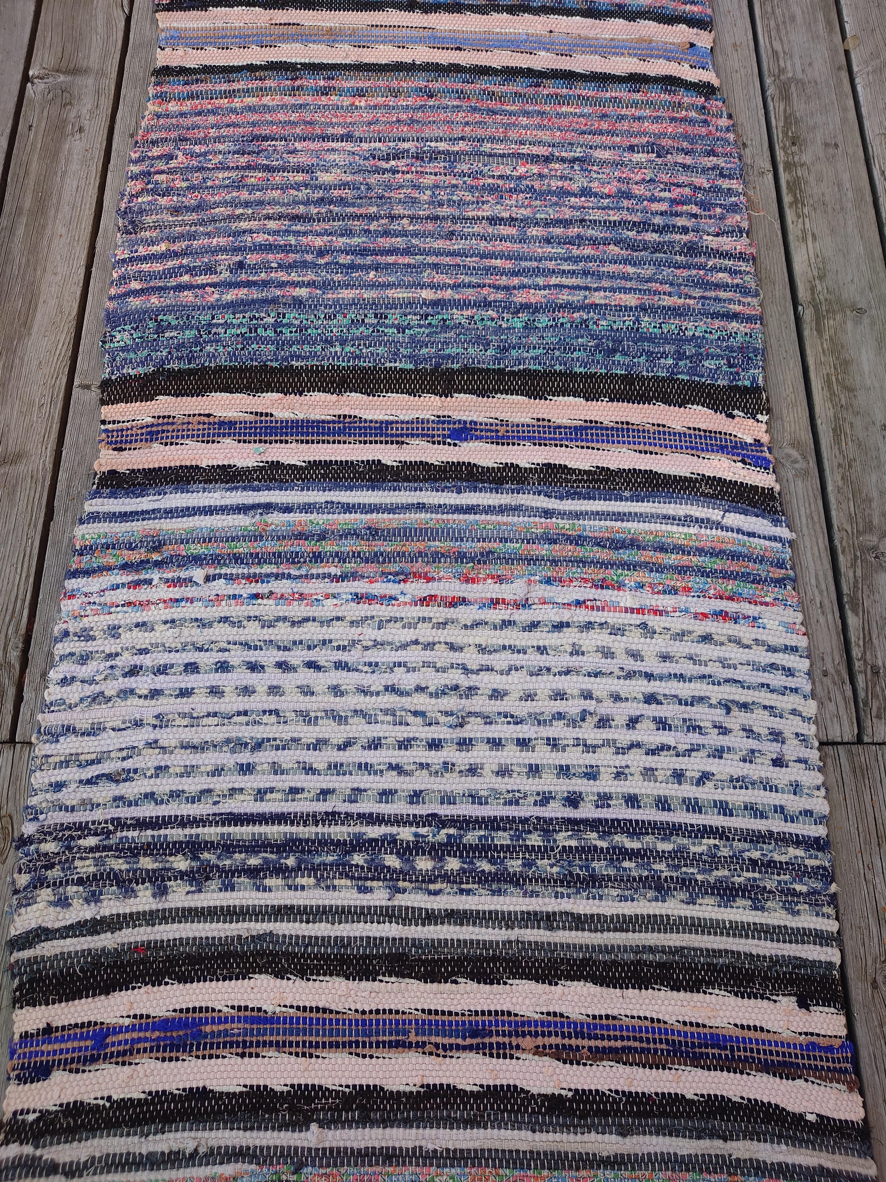 Swedish Rag Rug hand woven In Good Condition For Sale In Boden, SE
