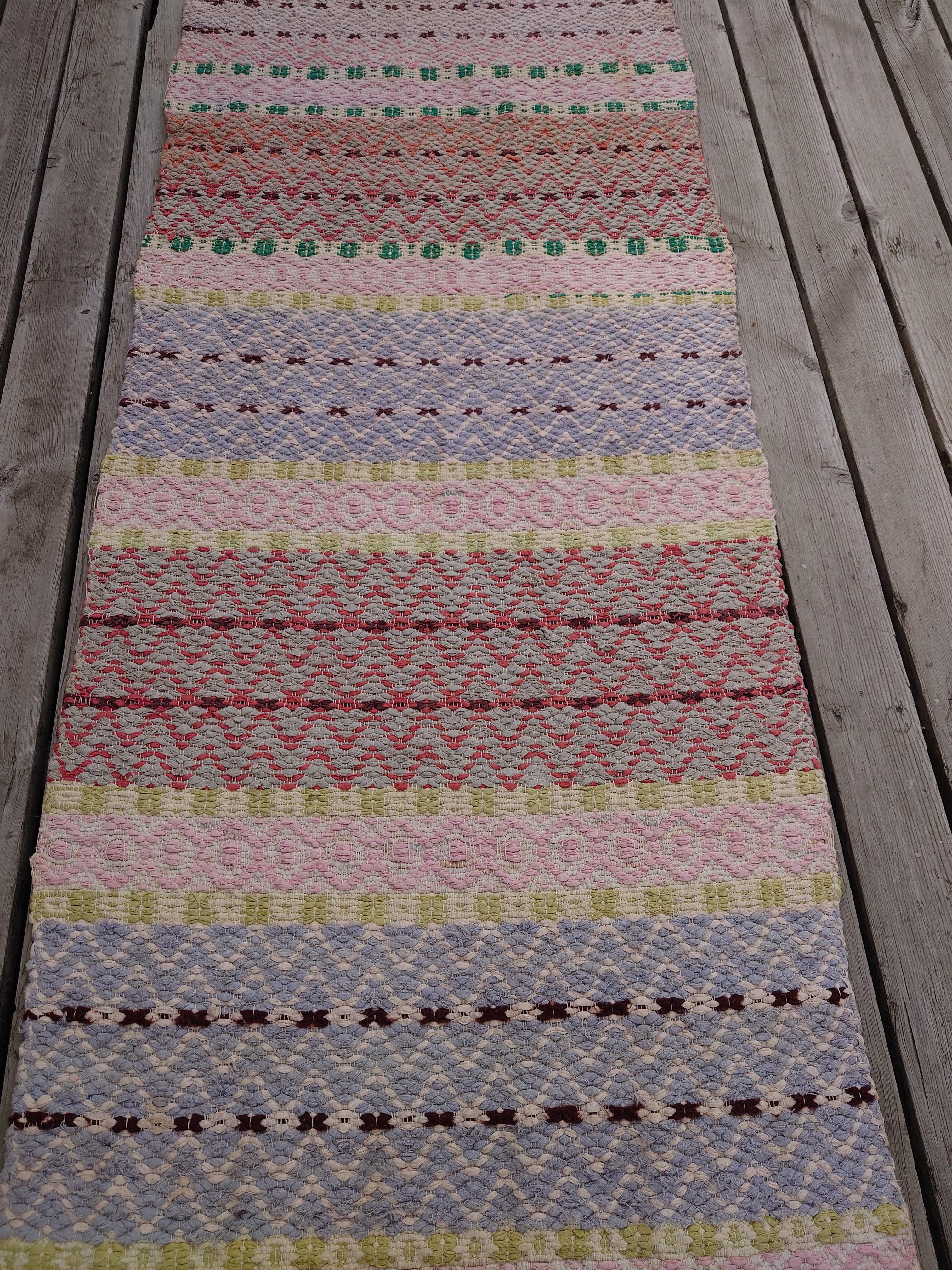 Schwedischer Rag-Teppich, handgewebt, pastellfarben im Zustand „Gut“ im Angebot in Boden, SE
