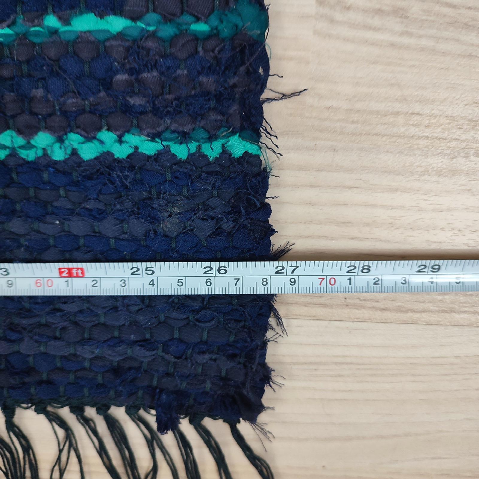 Cotone Tappeto svedese di pezza tessuto a mano della metà del XX secolo, con frange nere perfette. in vendita