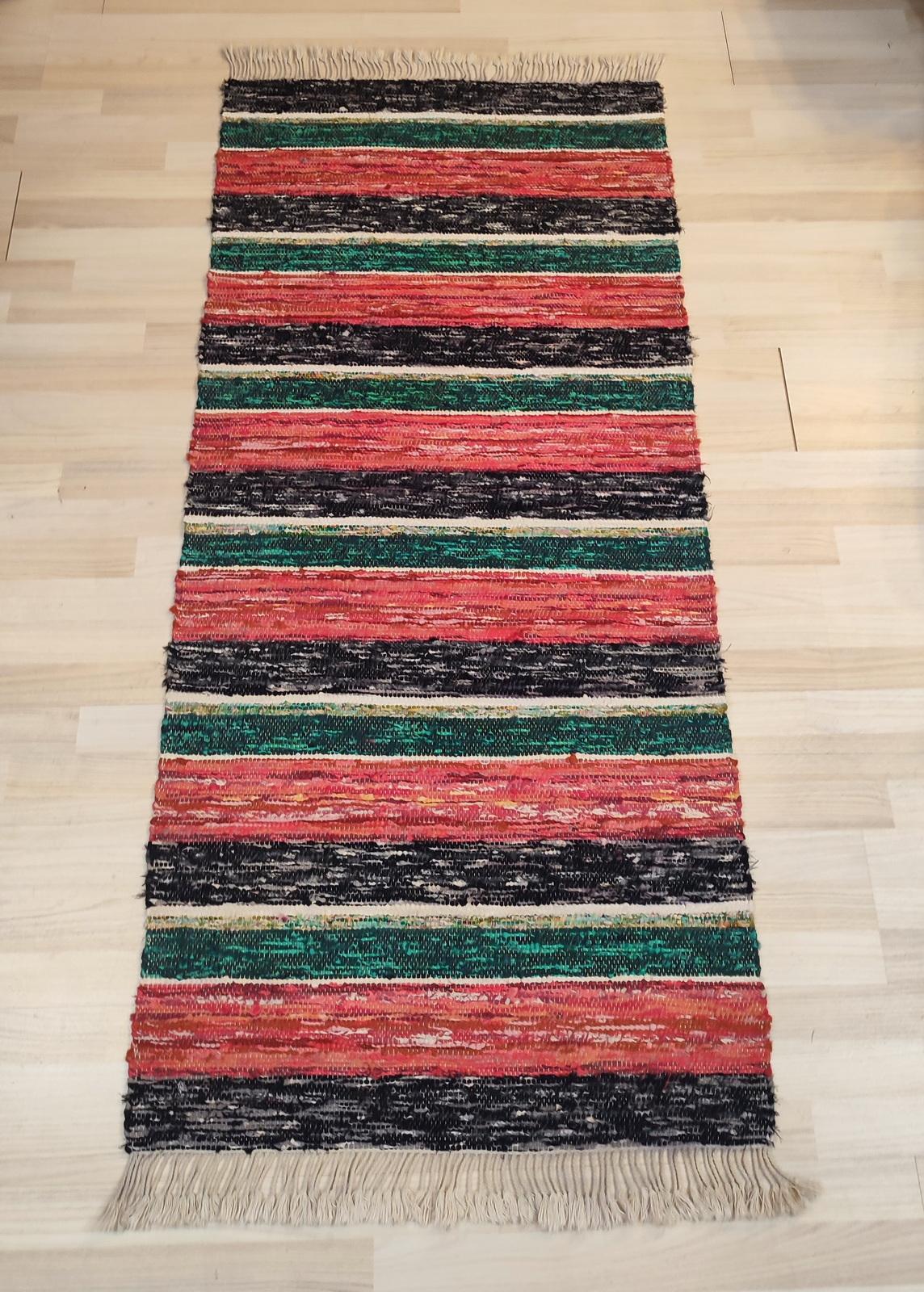 Mid-Century Modern Swedish Rag Rug in Red, Green and Black, Handwoven Mid 20th Century For Sale