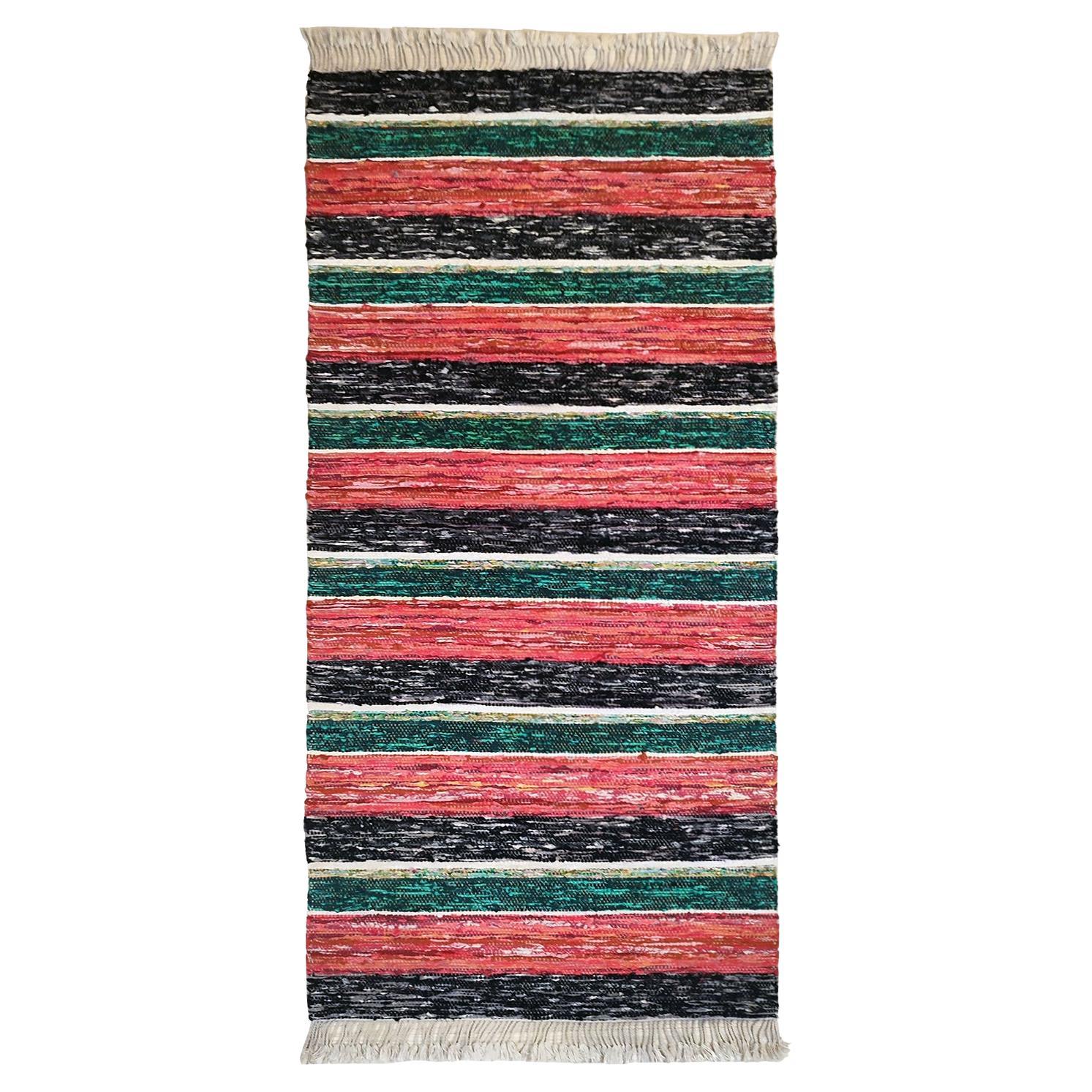 Swedish Rag Rug in Red, Green and Black, Handwoven Mid 20th Century For Sale