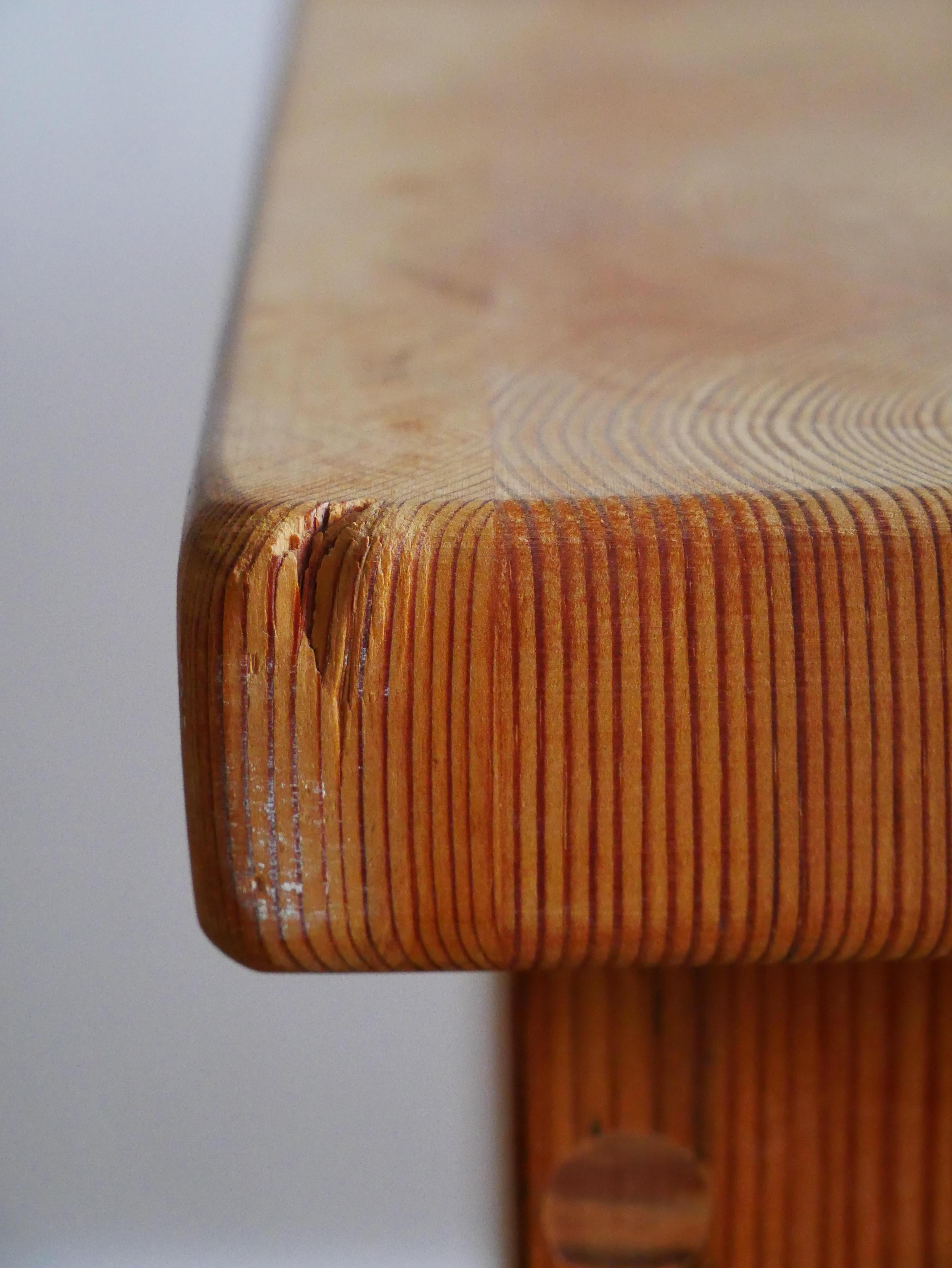 Table d'appoint en pin suédois, vers 1970 en vente 8