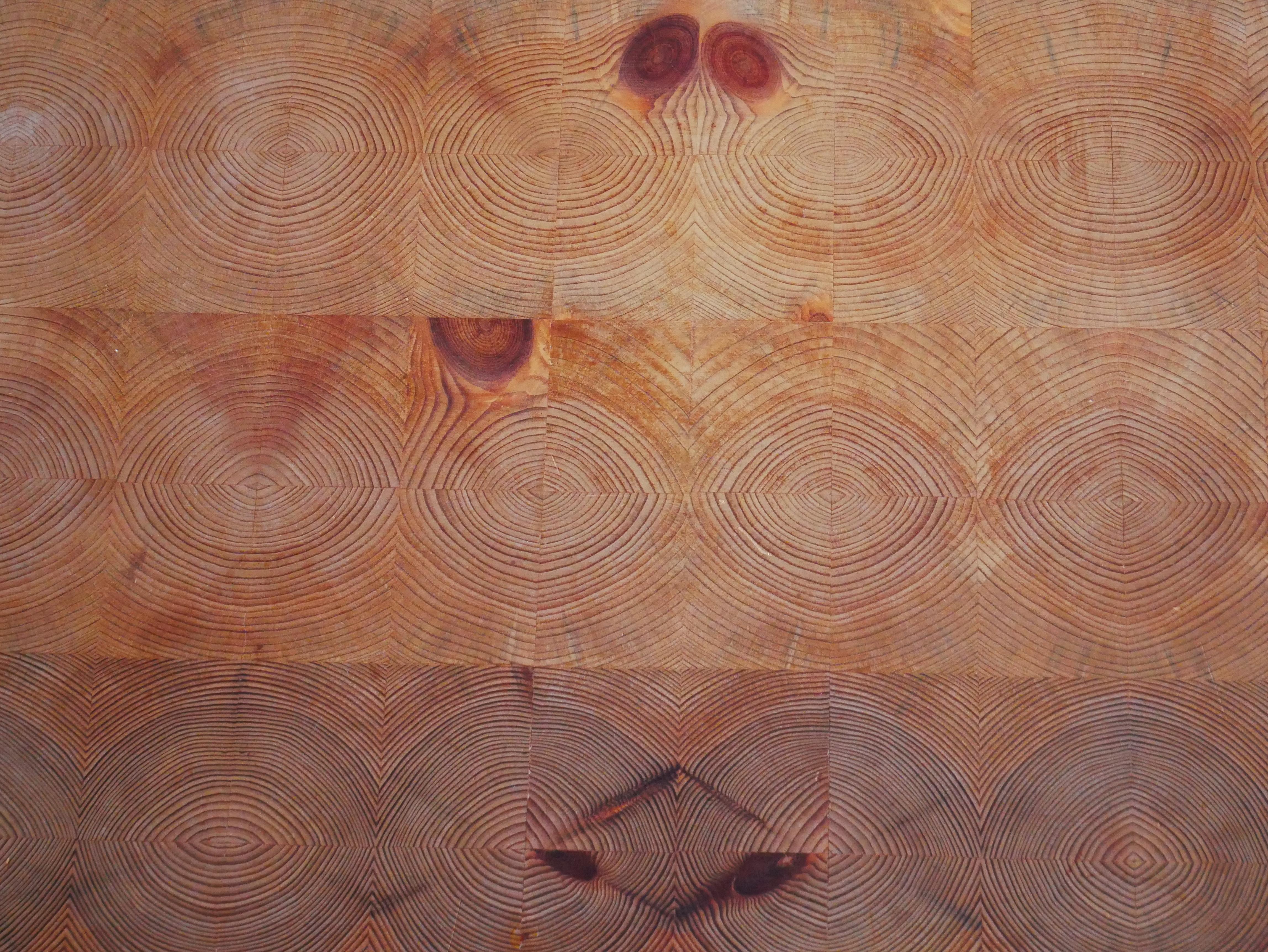 Table d'appoint en pin suédois, vers 1970 en vente 1