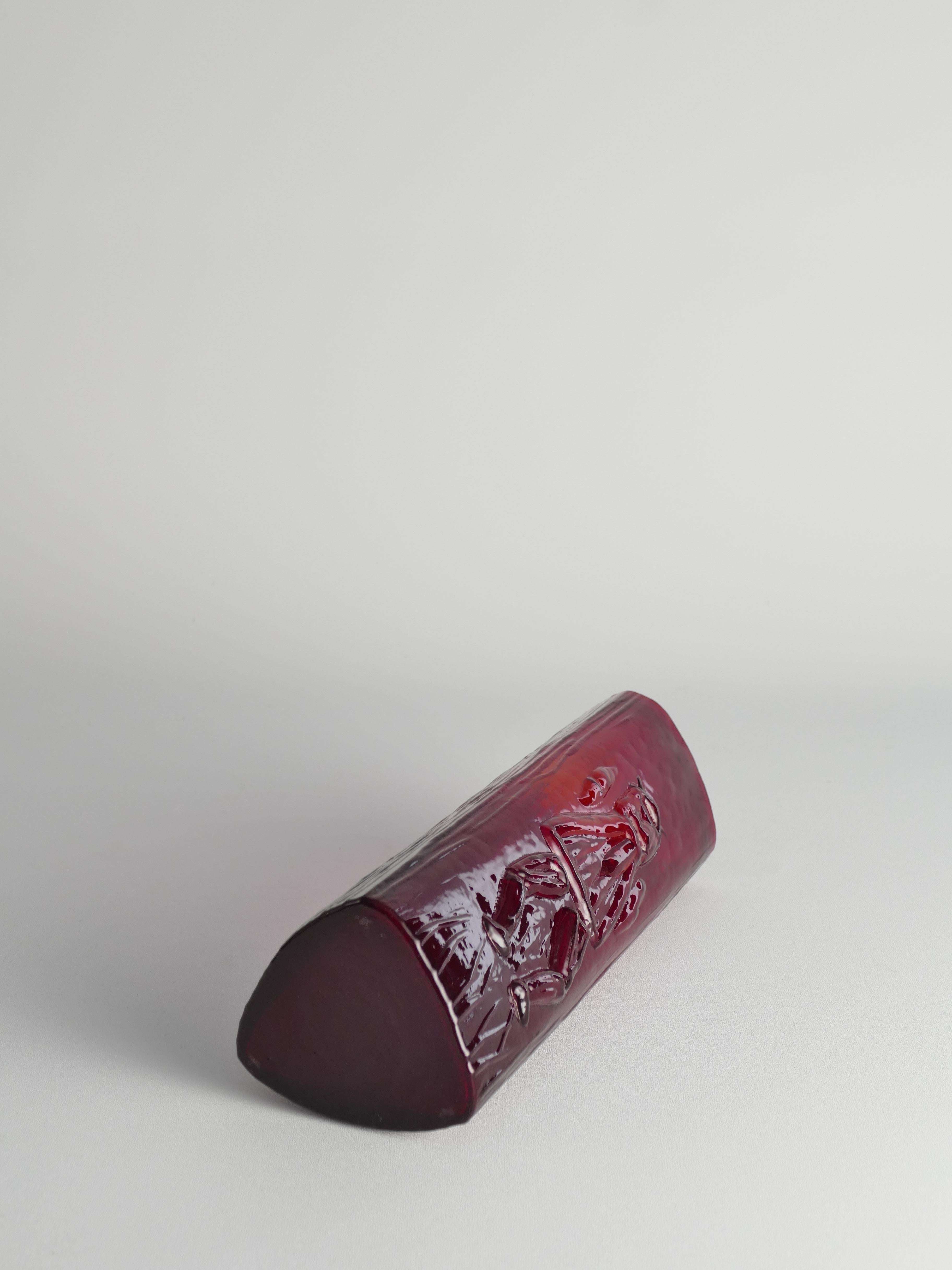 Swedish Red Devil Triangular Glass Vase by Christer Sjögren for Lindshammar For Sale 2