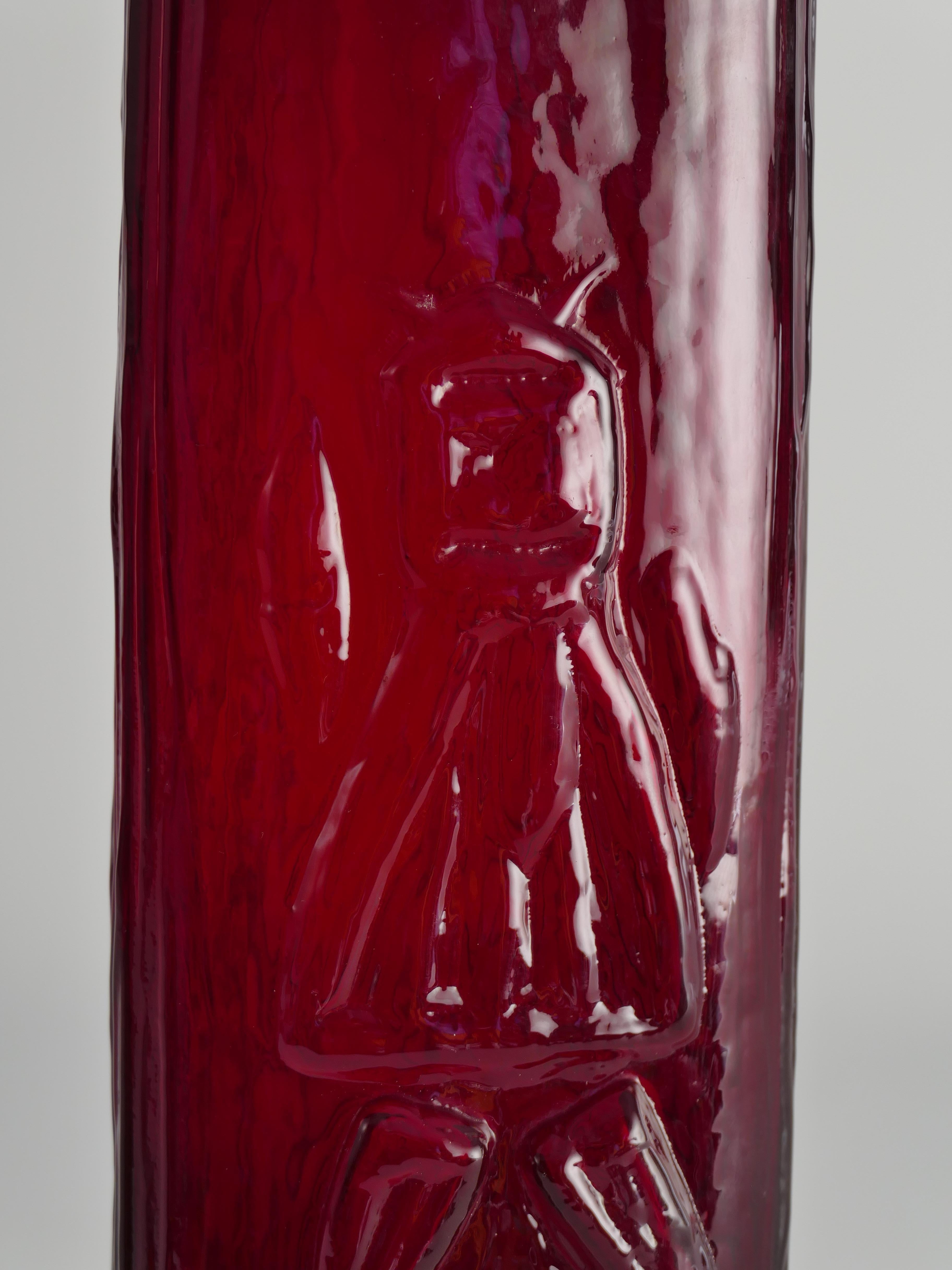 Swedish Red Devil Triangular Glass Vase by Christer Sjögren for Lindshammar For Sale 5