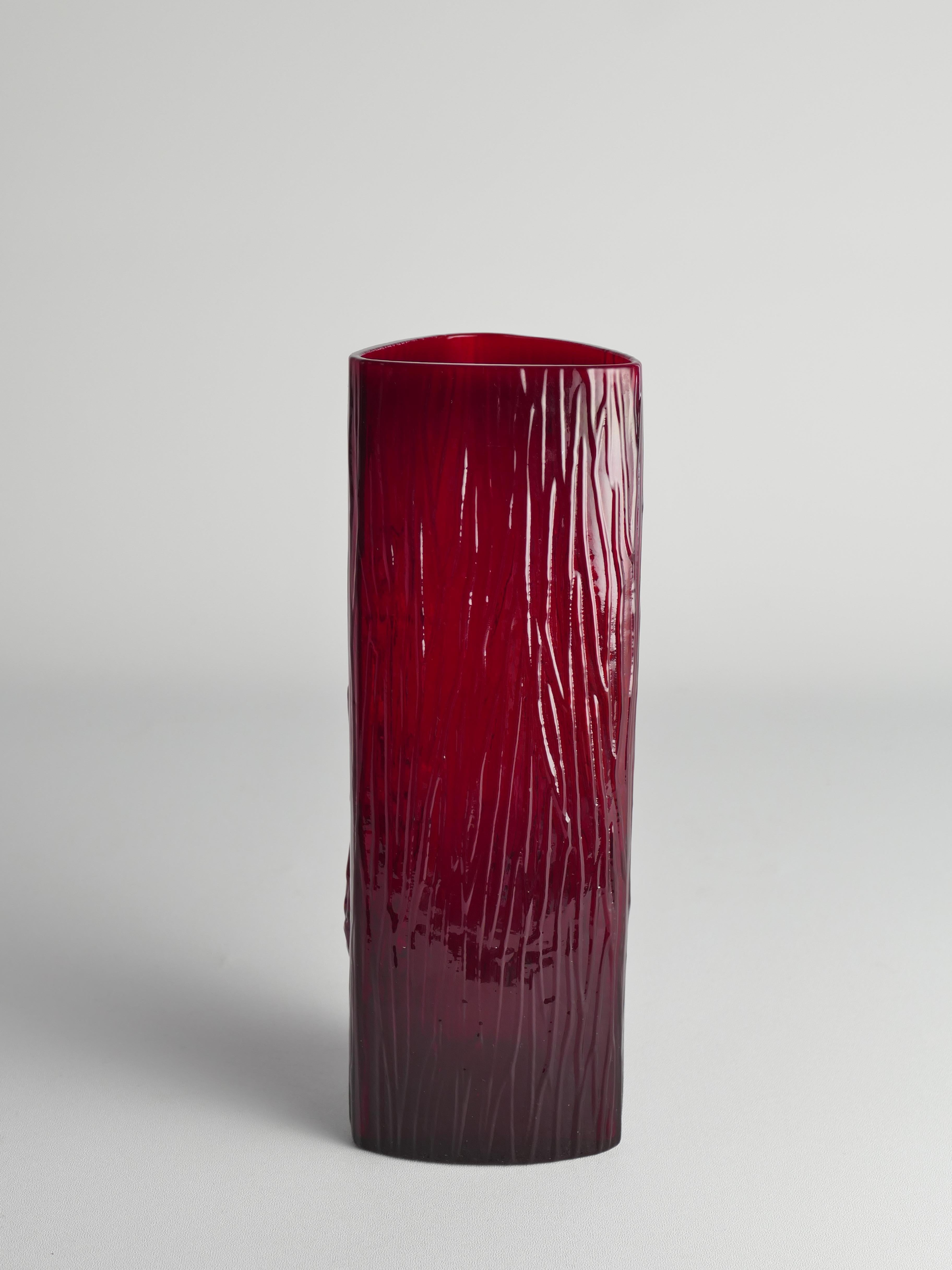 Mid-20th Century Swedish Red Devil Triangular Glass Vase by Christer Sjögren for Lindshammar For Sale