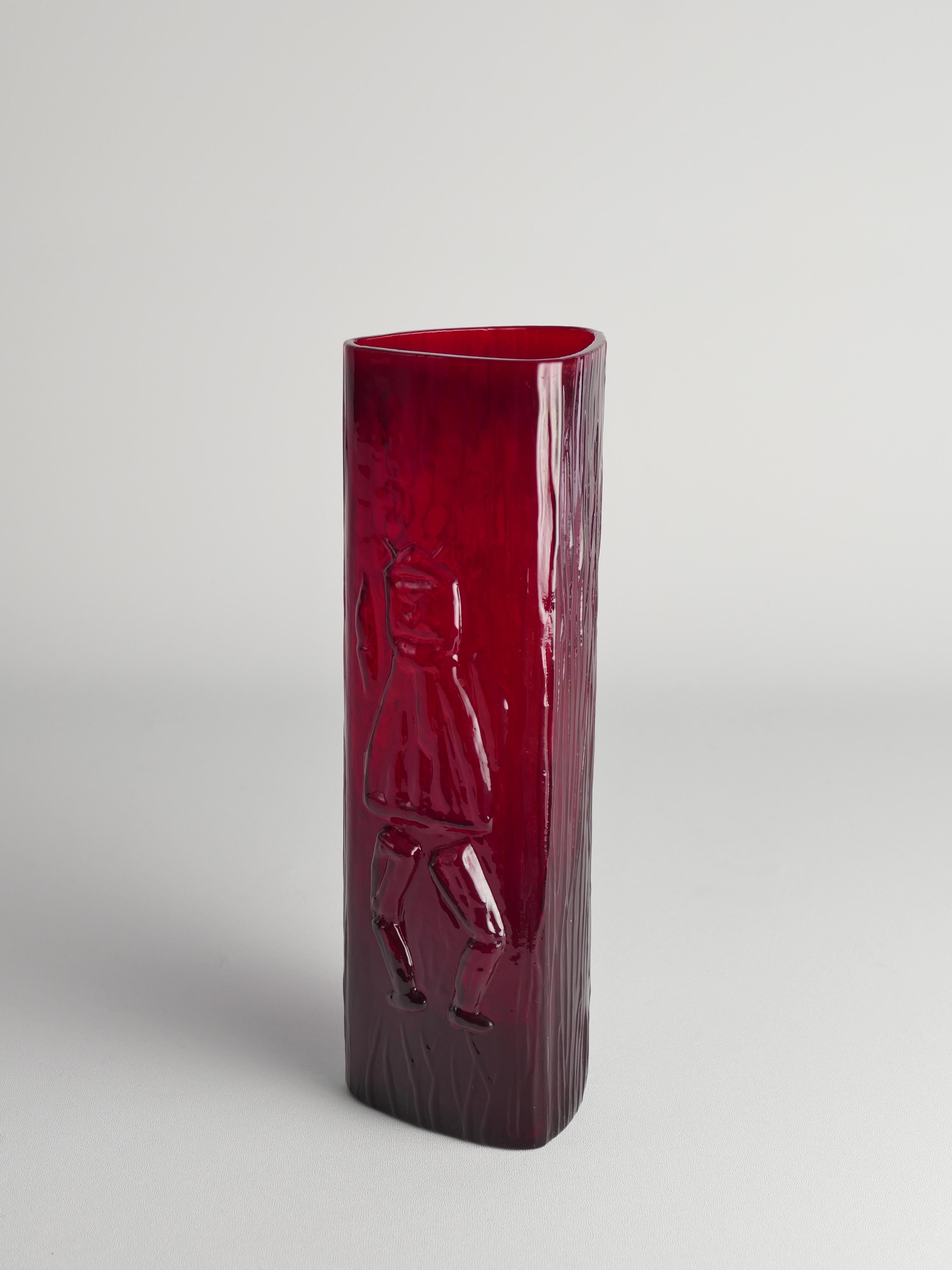 Blown Glass Swedish Red Devil Triangular Glass Vase by Christer Sjögren for Lindshammar For Sale
