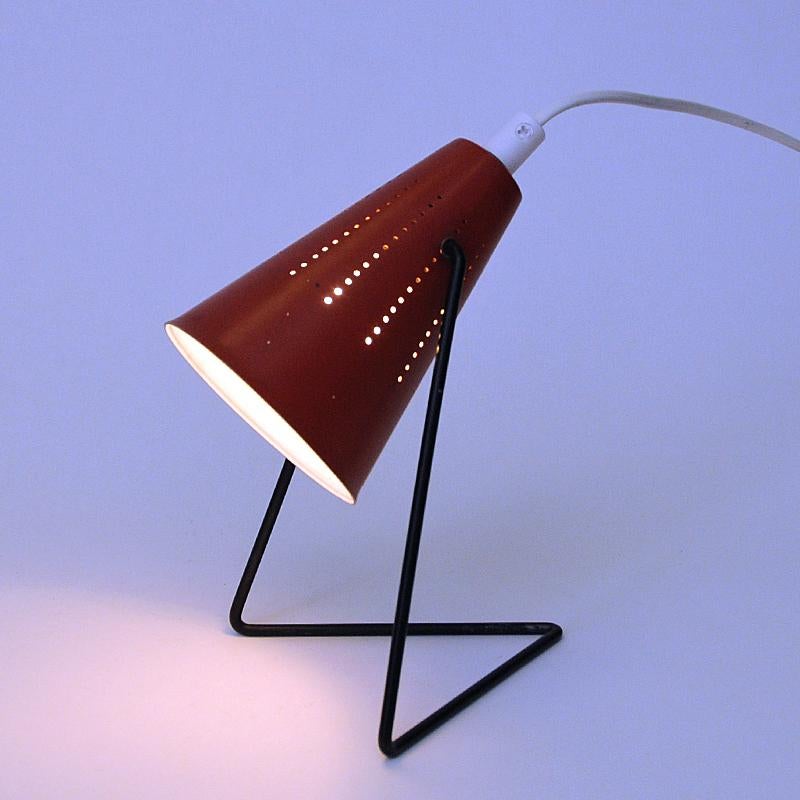 Swedish Red Vintage Metal Table Lamp by Svend Aage Holm-sørensen, 1950s In Good Condition In Stockholm, SE