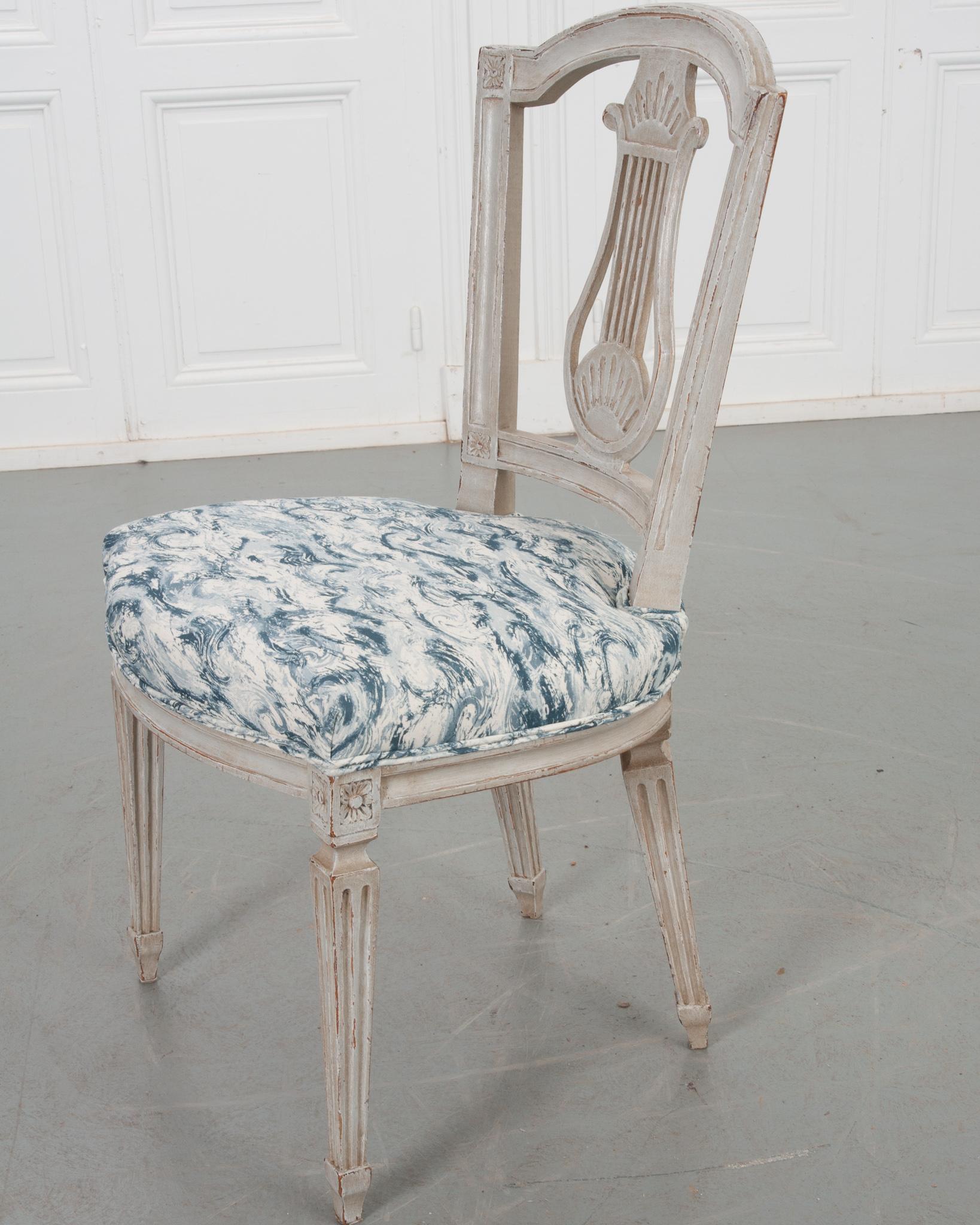 Swedish Reproduction Painted Chair In Good Condition For Sale In Baton Rouge, LA