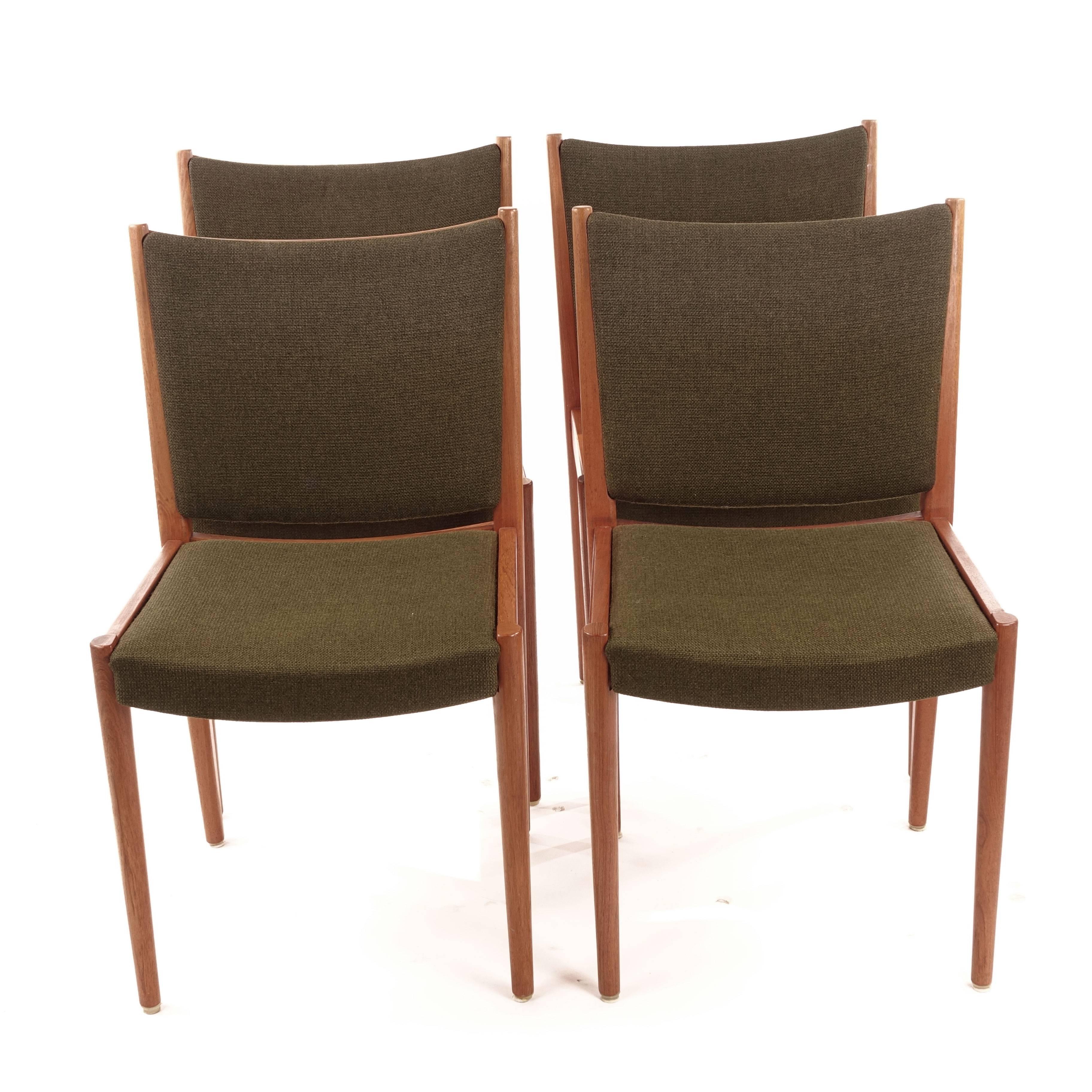 Swedish Retro Chairs from 1950s In Excellent Condition For Sale In Singapore, SG
