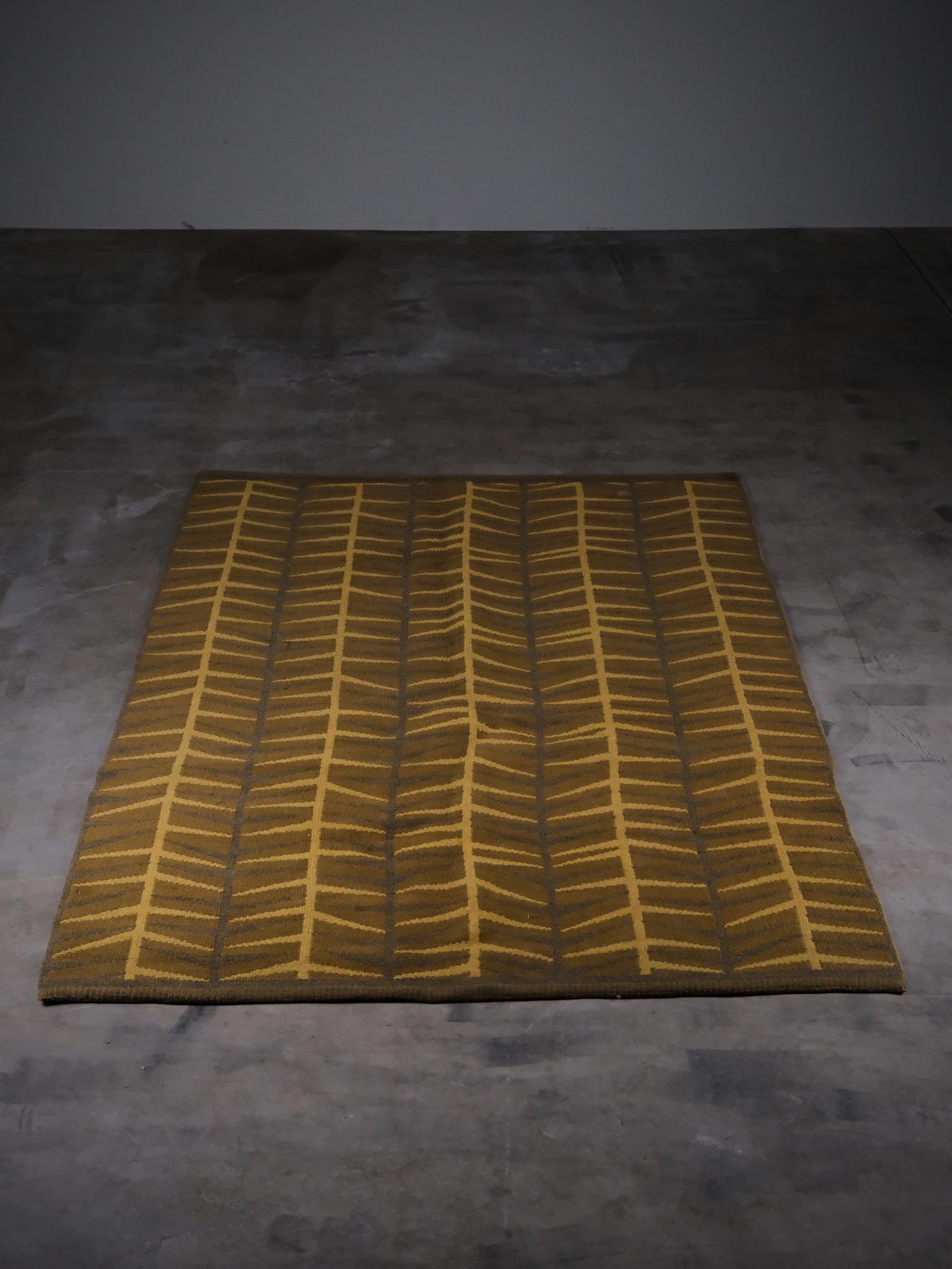 Schwedischer reversibler Flachgewebeteppich 'Barrskog' von Ingrid Dessau, 1950er Jahre im Zustand „Relativ gut“ im Angebot in Eskilstuna, SE