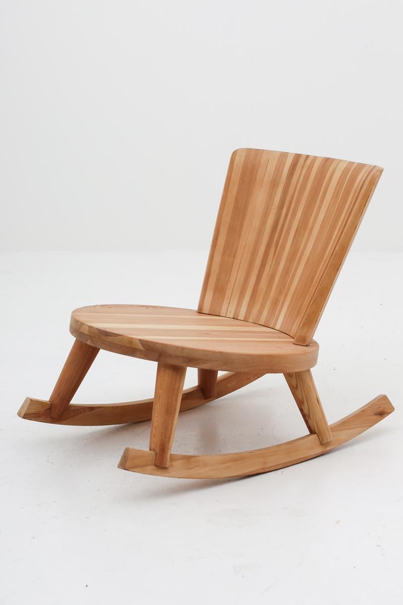 Swedish rocking chair in pine, 1940s a stunning rocking chair in the style of Axel Einar Hjorth with beautiful lines, low profile and circular seat.
Condition: Excellent restored condition.
